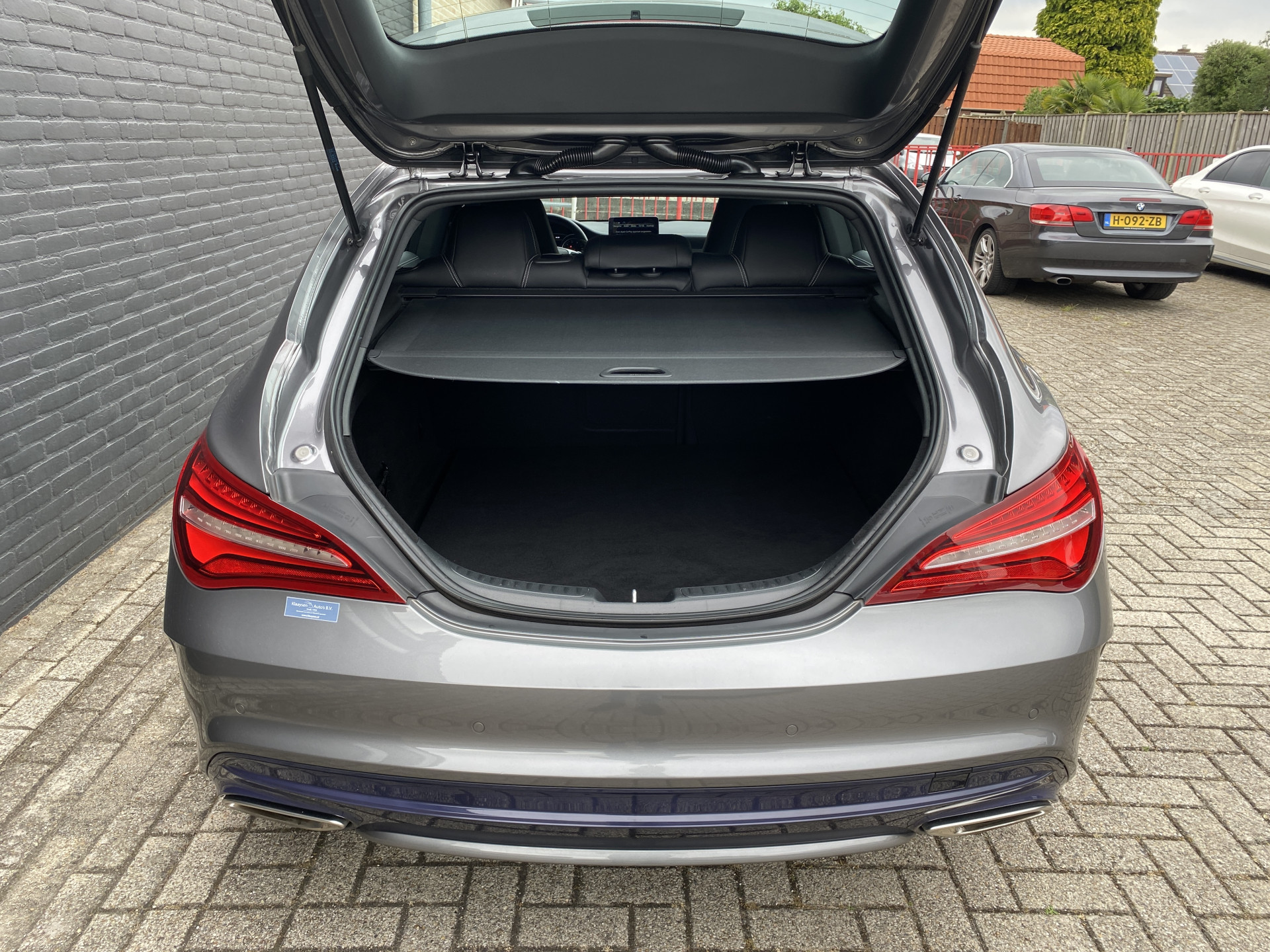 Mercedes-Benz CLA-klasse Shooting Brake 180 AMG Edition AUT. | 1e eigenaar | dealer onderh. | navigatie | a. carplay | alcantara interieur