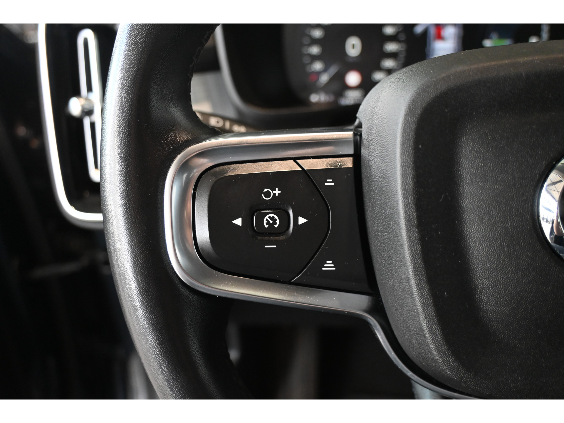 Volvo XC40 1.5 T5 Recharge Inscription Clima Cruise CarPlay Trekhaak PDC Lane Assist Camera 100% Onderhouden! Inruil Mogelijk!