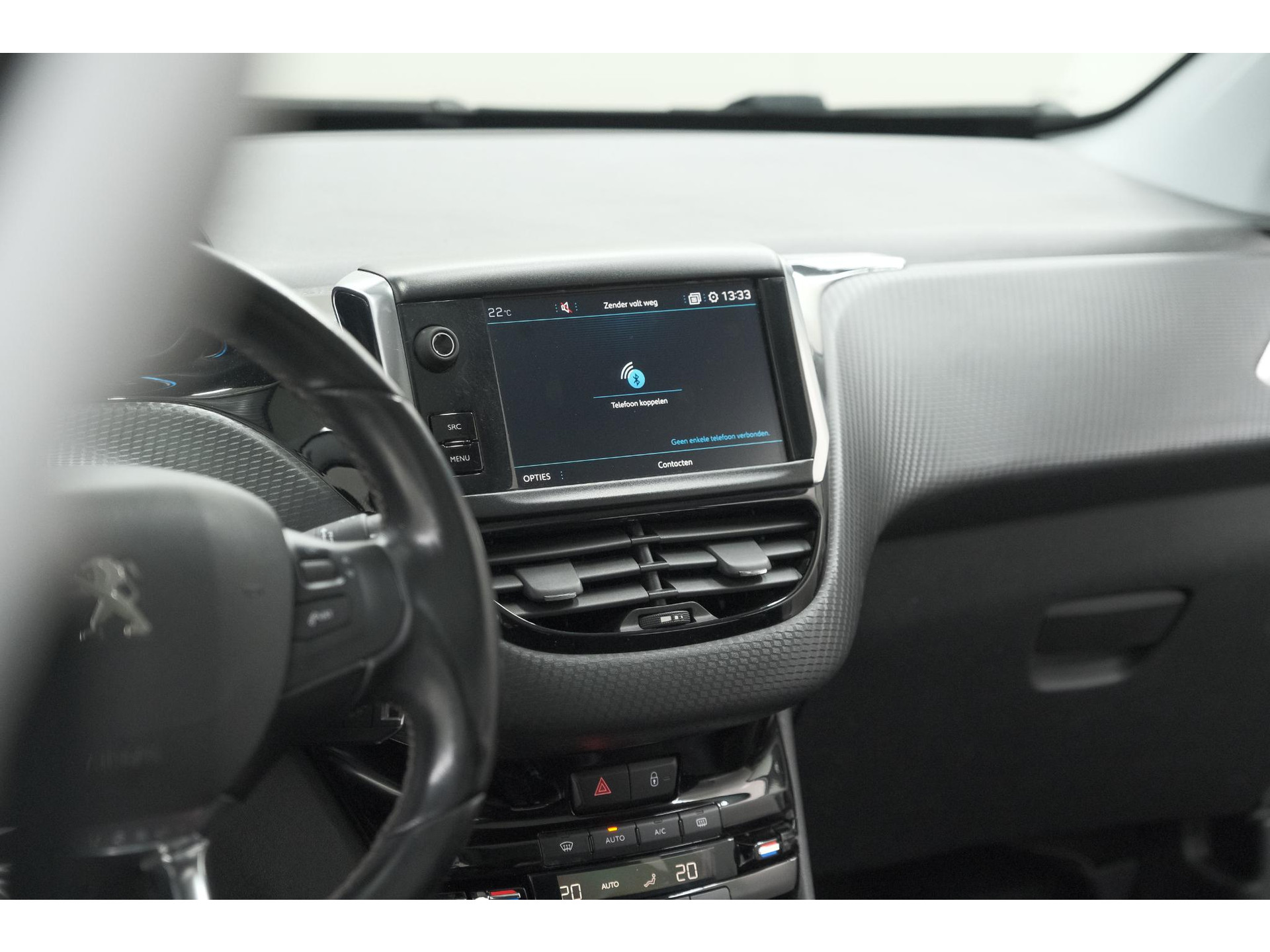 Peugeot 2008 PureTech 110 Allure | Panoramadak | Apple Carplay | Navigatie | Parkeersensoren