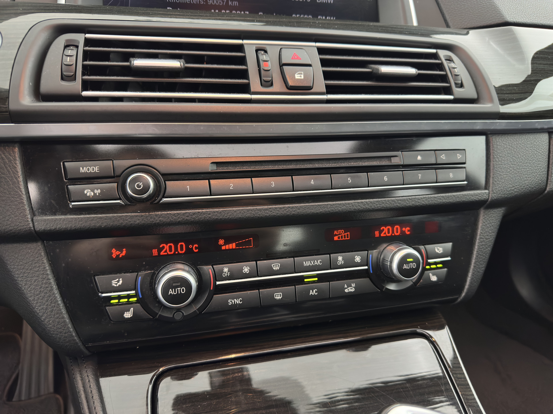 BMW 5-serie 518d Luxury-Line High Executive Aut. *PANO | LUXURY-LEATHER | BI-XENON | NAVI-FULLMAP | HEATED-COMFORTSEATS | HIFI-SOUND | CAMERA | ECC | PDC | CRUISE | 18''ALU*