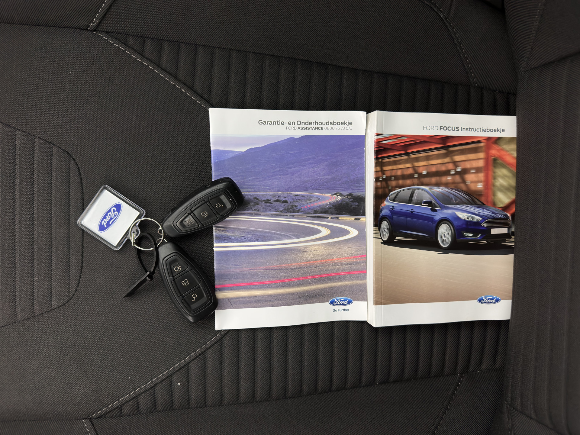 Ford Focus Wagon 1.5 TDCI Titanium Lease Edition (INCL-BTW) Aut. *NAVI-FULLMAP | HEATED-COMFORTSEATS | KEYLESS | PRIVACY-GLASS | ECC | SYNC-AUDIO | PDC | CRUISE | 16''ALU*