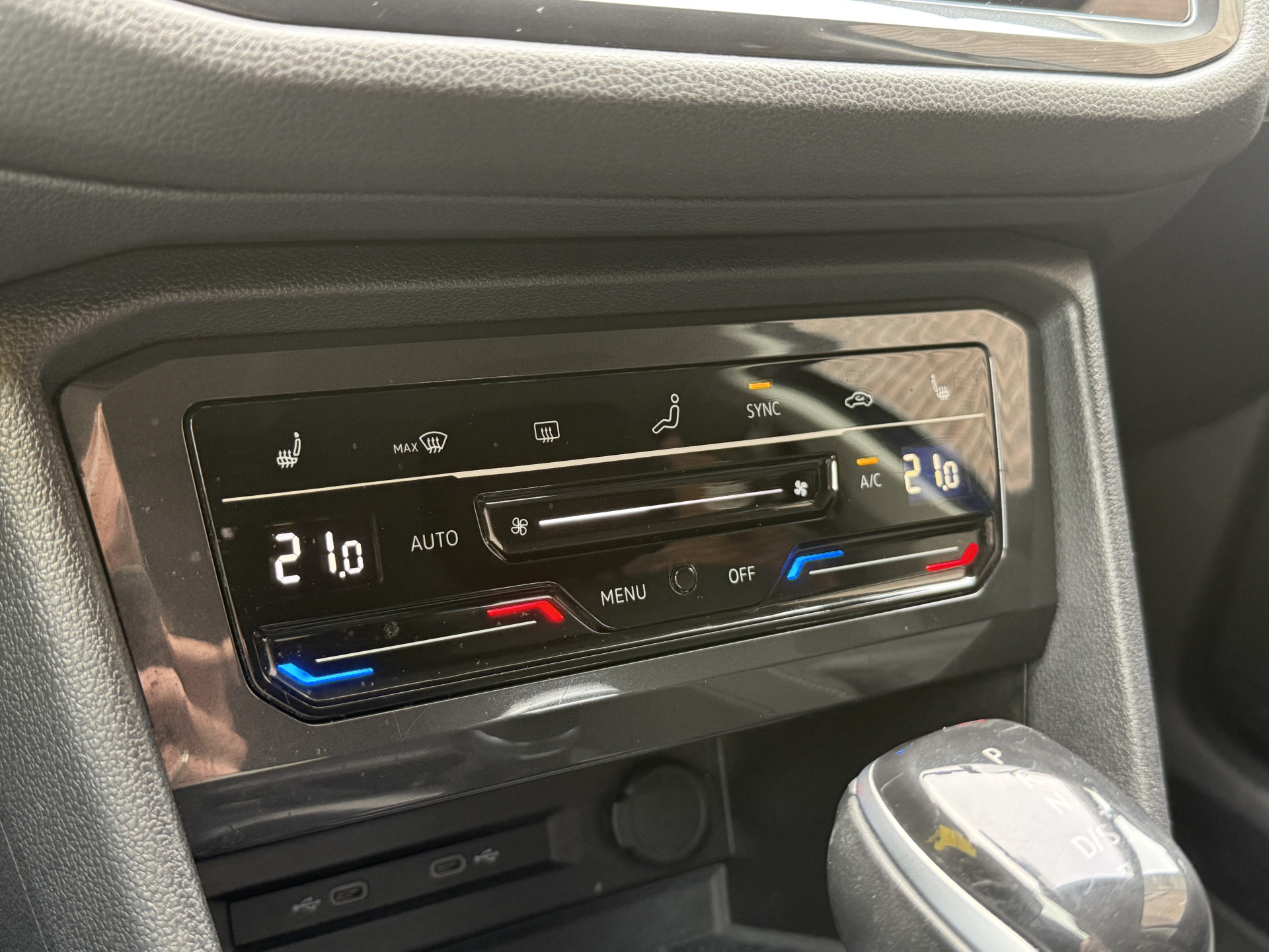 Volkswagen Tiguan Allspace 1.5 TSI Life Business 7p. | Massagestoel | Trekhaak | Camera | Stoel/Stuurverwarming | Carplay | Adaptive cruise
