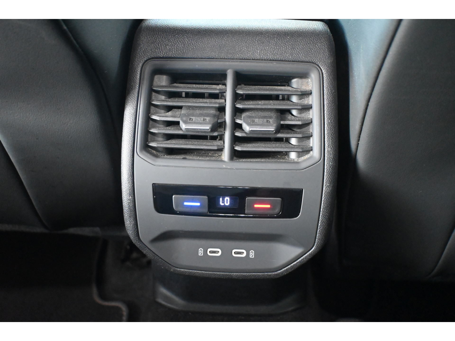 CUPRA Formentor 1.5 TSI Automaat Clima Adaptieve cruise Navigatie Apple carplay Trekhaak PDC Inruil mogelijk