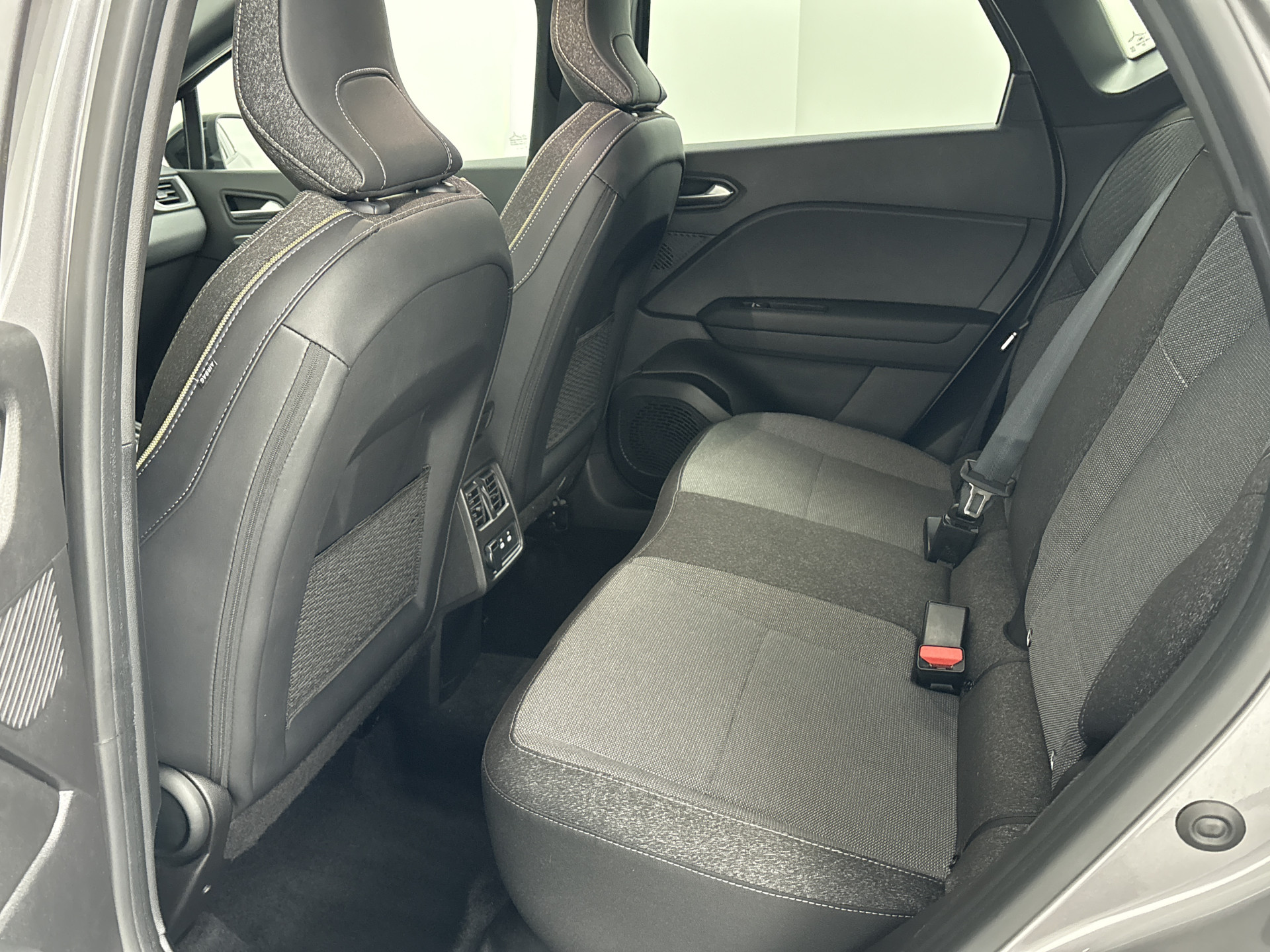 Renault Captur E-Tech full hybrid 145PK techno | CAMERA | NAVI