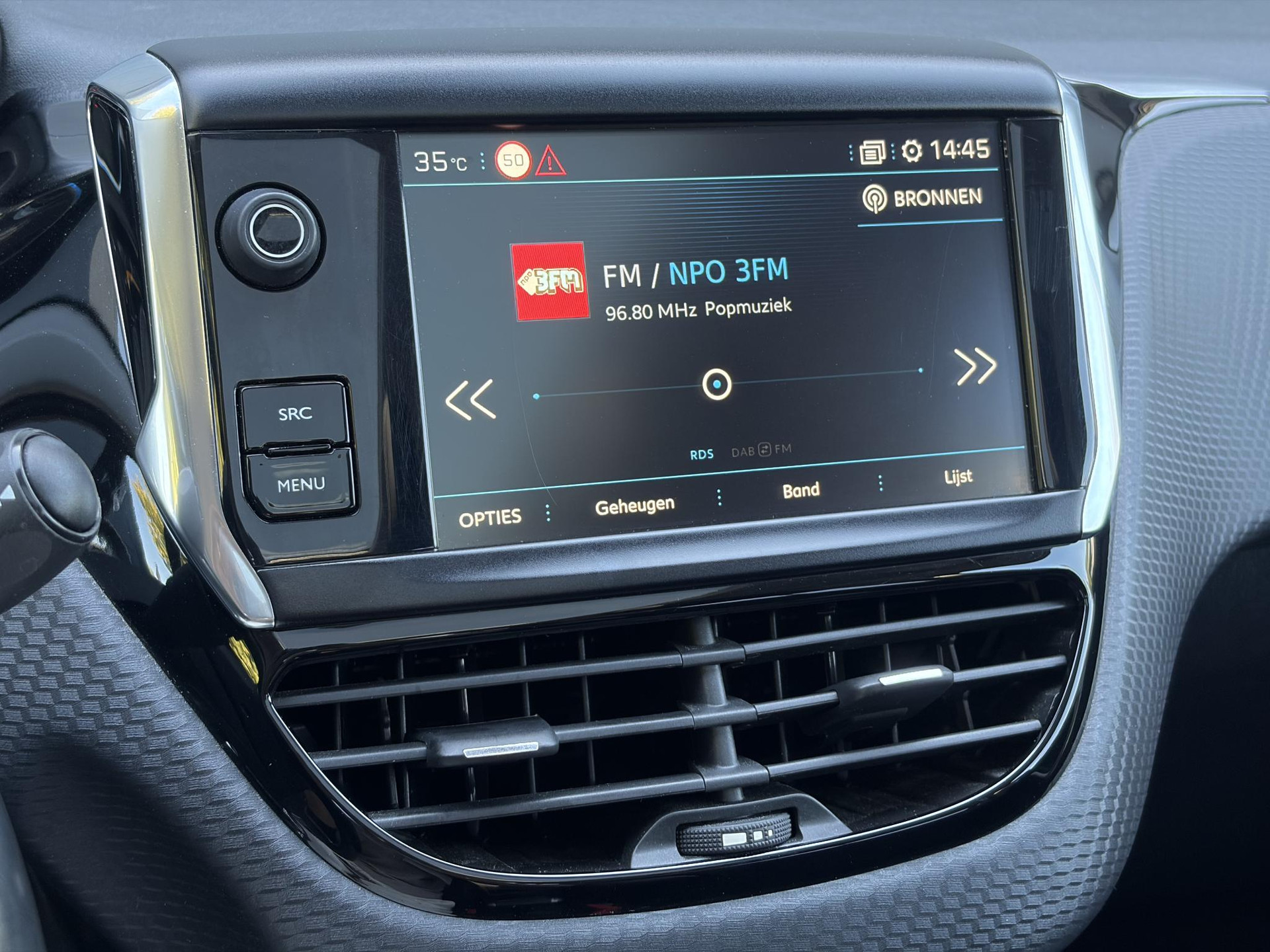 Peugeot 2008 1.2 PureTech Allure D-riem vv in 02-2026 l Pano l Carplay l Camera l Halfleder l 110pk l Dealer Onderhouden l 2e Eigenaar l Navi l Clima l Cruise l Pdc l Lm velgen l Apk tot 02-2027