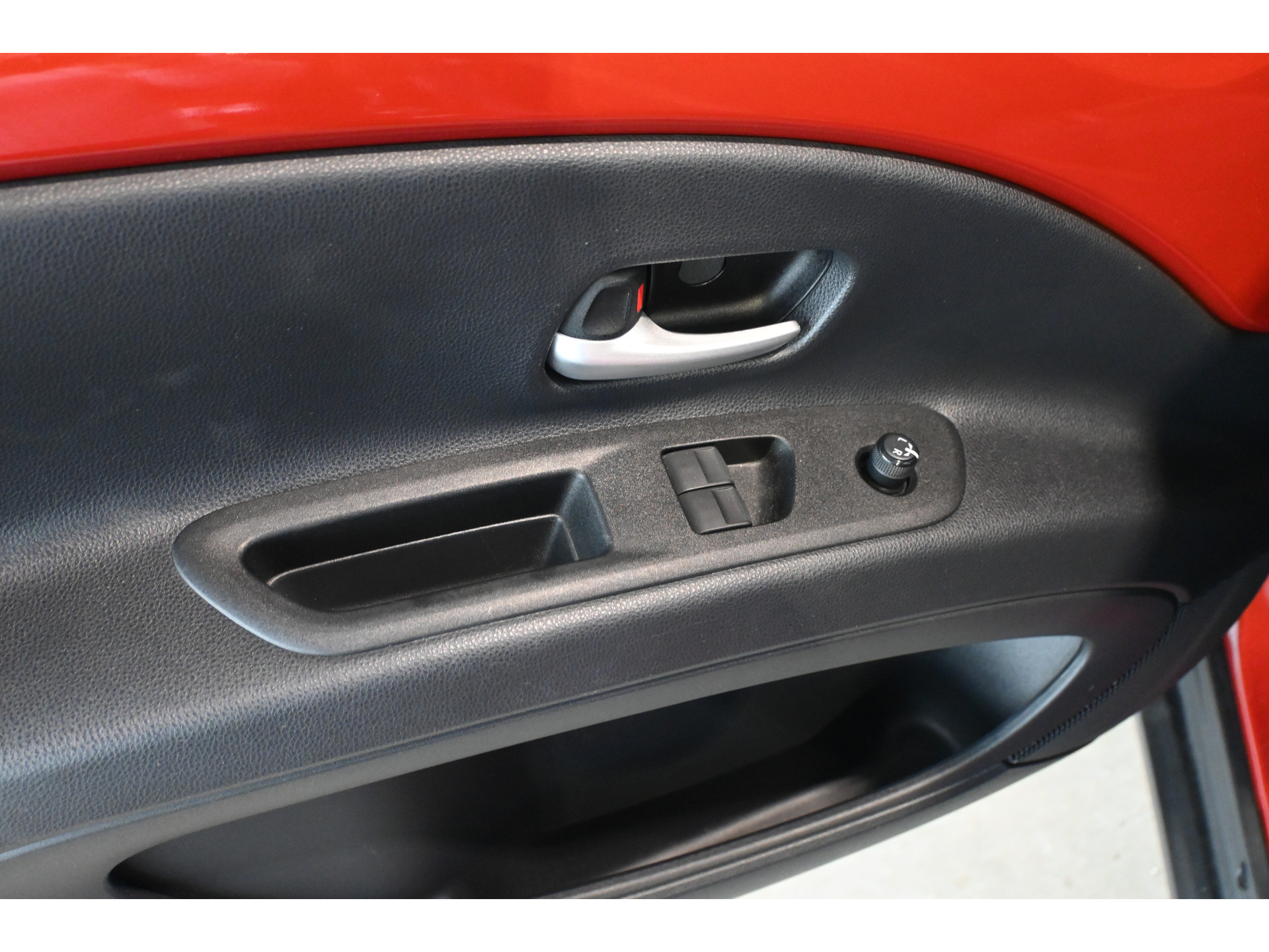 Toyota Aygo X 1.0 VVT-i MT Play Clima Carplay Panoramadak Camera LED Rijklaarprijs Inruil Mogelijk!