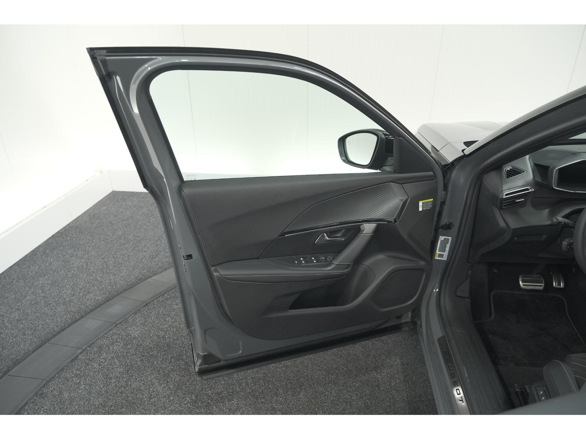 Peugeot e-2008 EV GT Avantage 54 kWh | 360 Camera | Massage Functie | Dodehoekdetectie | Stoelverwarming