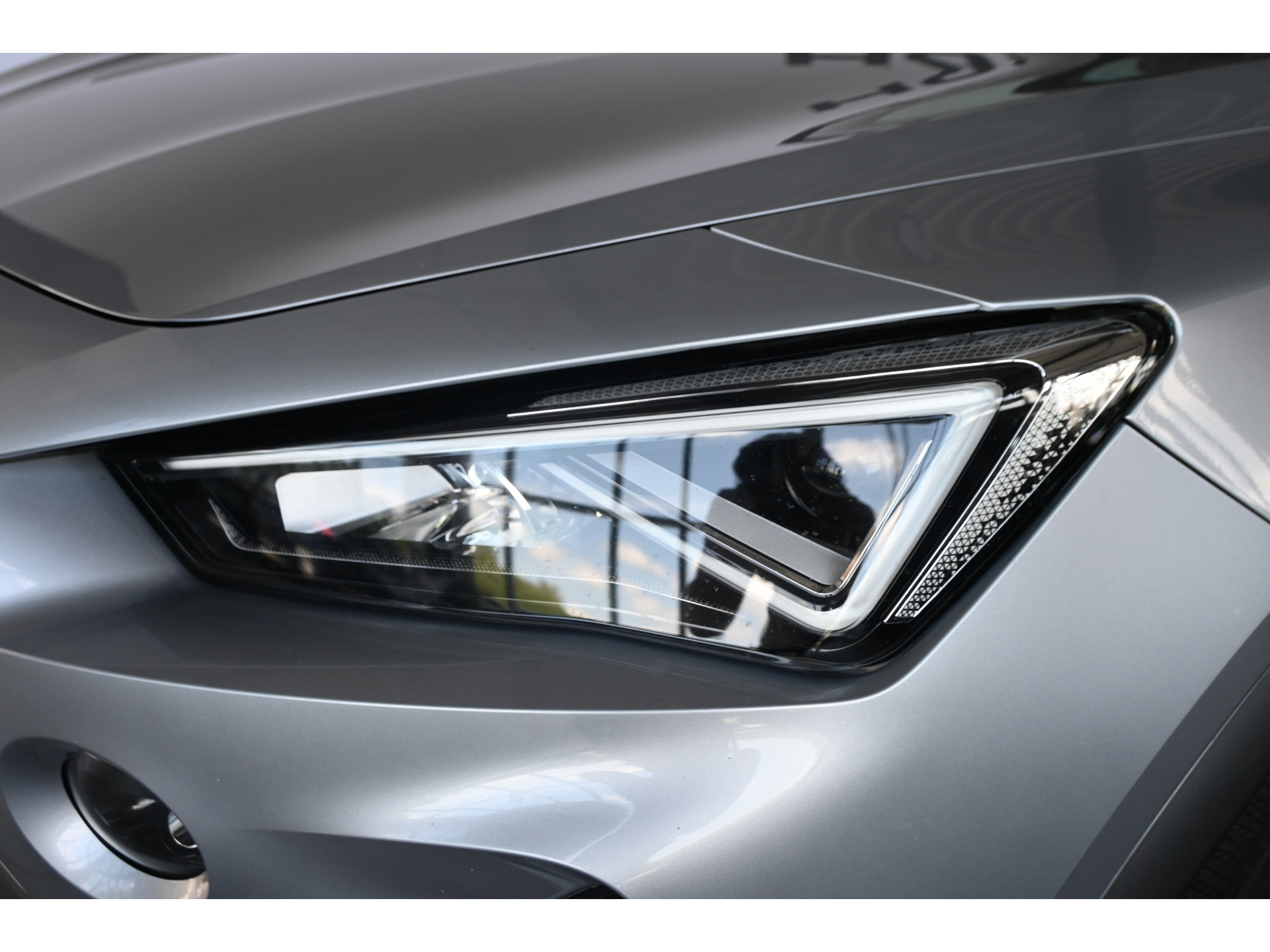 CUPRA Formentor 1.5 TSI Automaat Clima Adaptieve cruise Navigatie Apple carplay Trekhaak PDC Inruil mogelijk