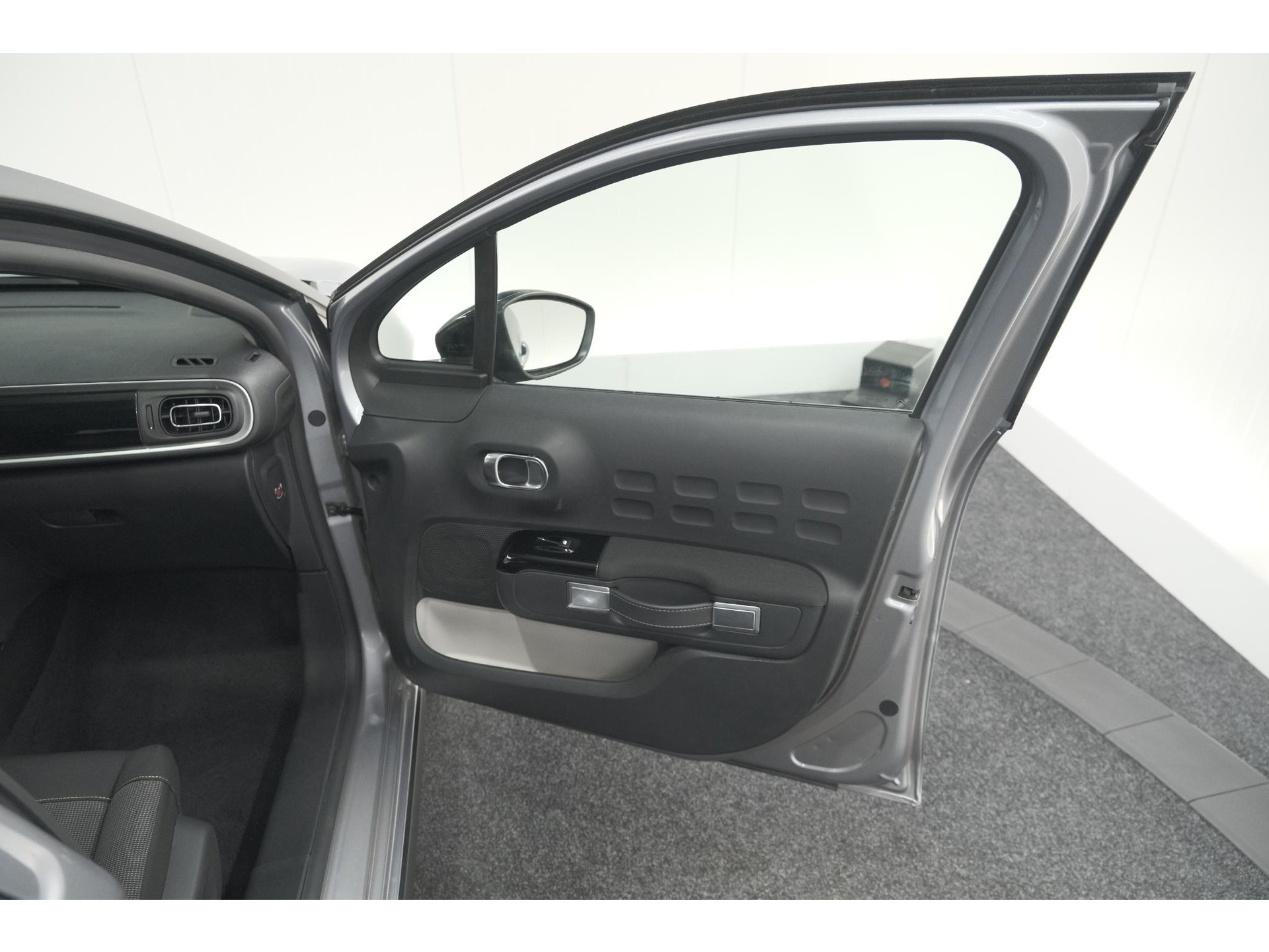 Citroen C3 PureTech 110 Max | Keyless entry/start | Camera | Navigatie | Parkeersensoren | Apple Carplay