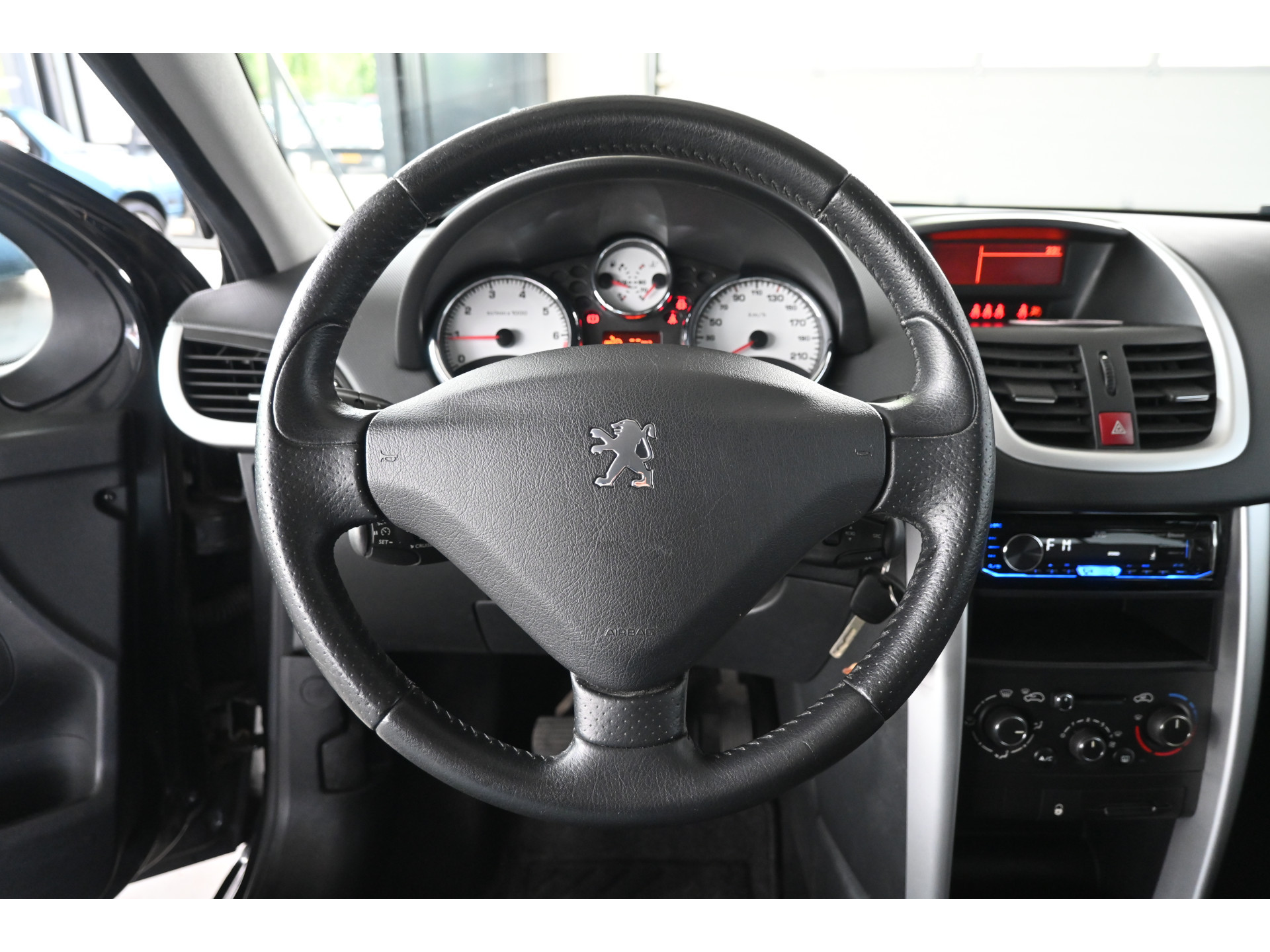Peugeot 207 1.4 VTi Urban Move Airco Cruise Control Trekhaak All in Prijs! Inruil Mogelijk!