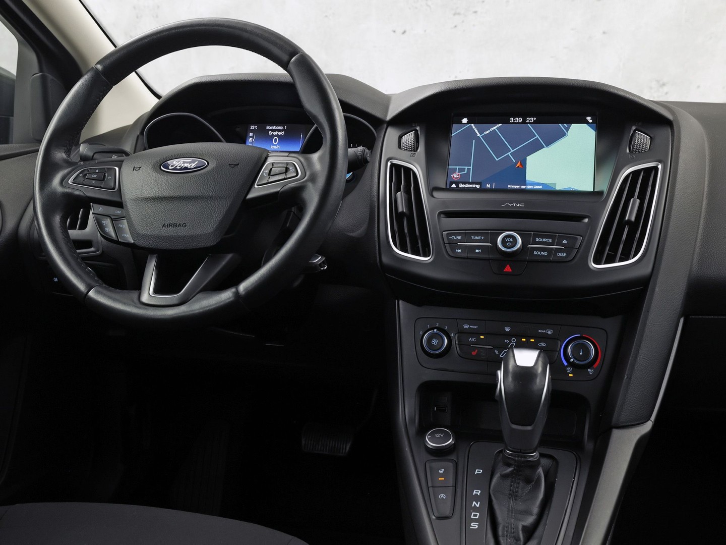 Ford Focus Wagon 1.0 Sport Automaat (NAVIGATIE, STUUR/STOELVERWARMING, LM VELGEN, SPORTSTOELEN, CRUISE, PARKEERSENSOREN, NIEUWSTAAT)