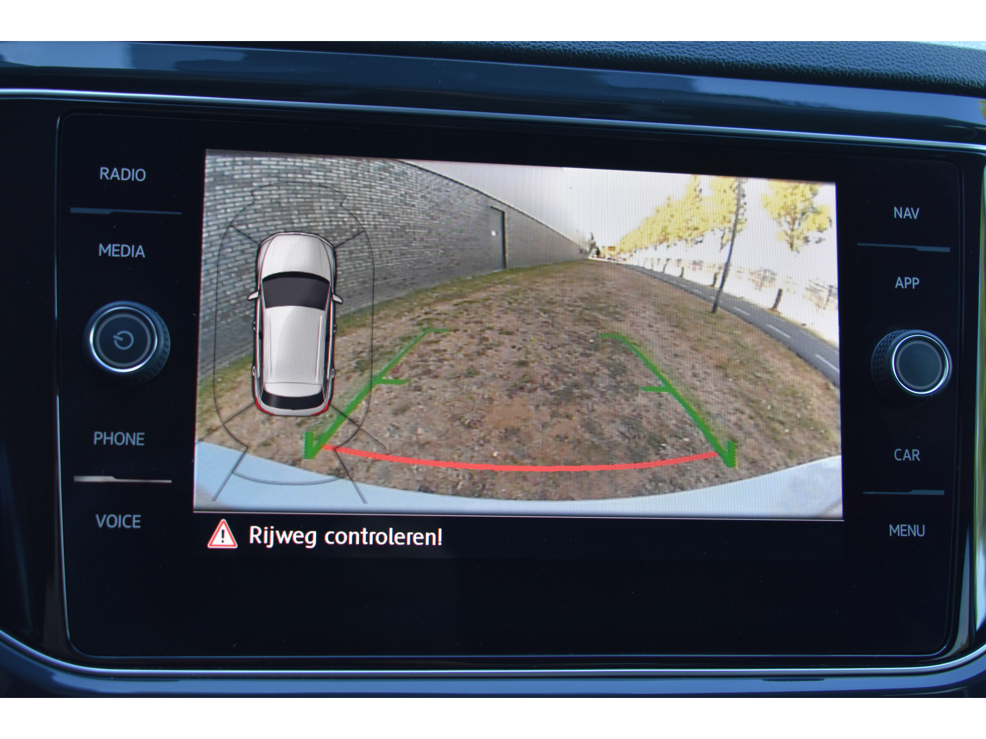 Volkswagen T-Roc 1.5 TSI Sport Business R Carplay Automaat R-line Zwart dak