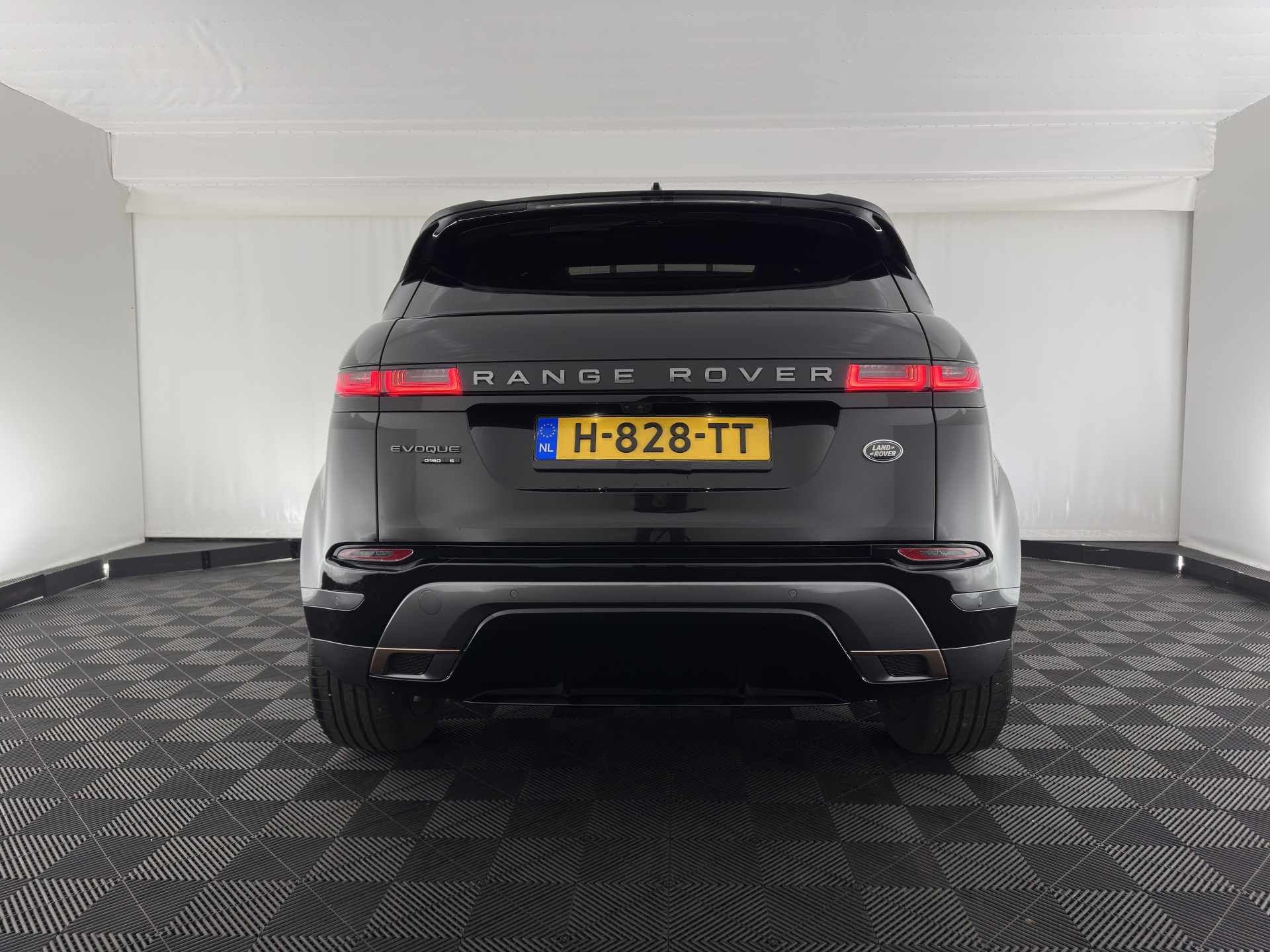 Land Rover Range Rover Evoque 2.0 D150 R-Dynamic *PANO | LEATHER | FULL-LED | NAVI-FULLMAP | CAMERA | KEYLESS | ECC | TOPVIEW | CARPLAY | HEATED-COMFORTSEATS | PDC | CRUISE | PRIVACY-GLASS | 20''ALU*