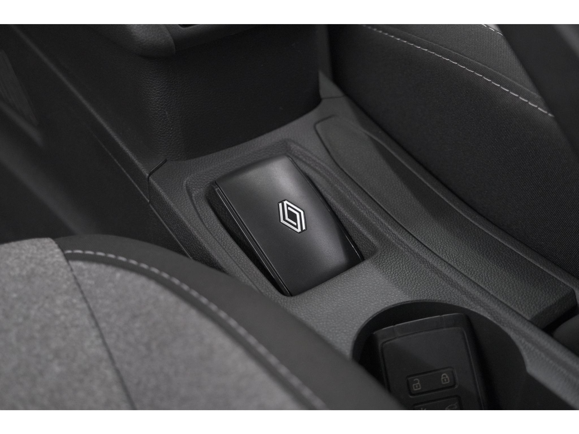 Renault Clio TCe 90 GPF evolution | Stoelverwarming | Parkeersensoren | Navigatie | Apple Carplay