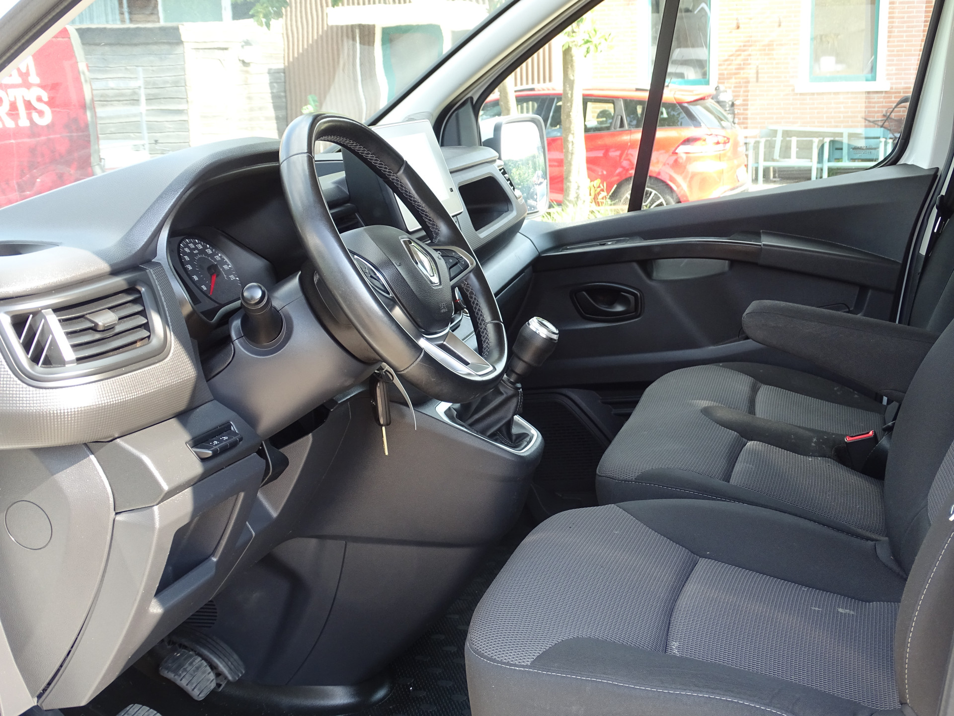 Renault Trafic 2.0 dCi L2H1