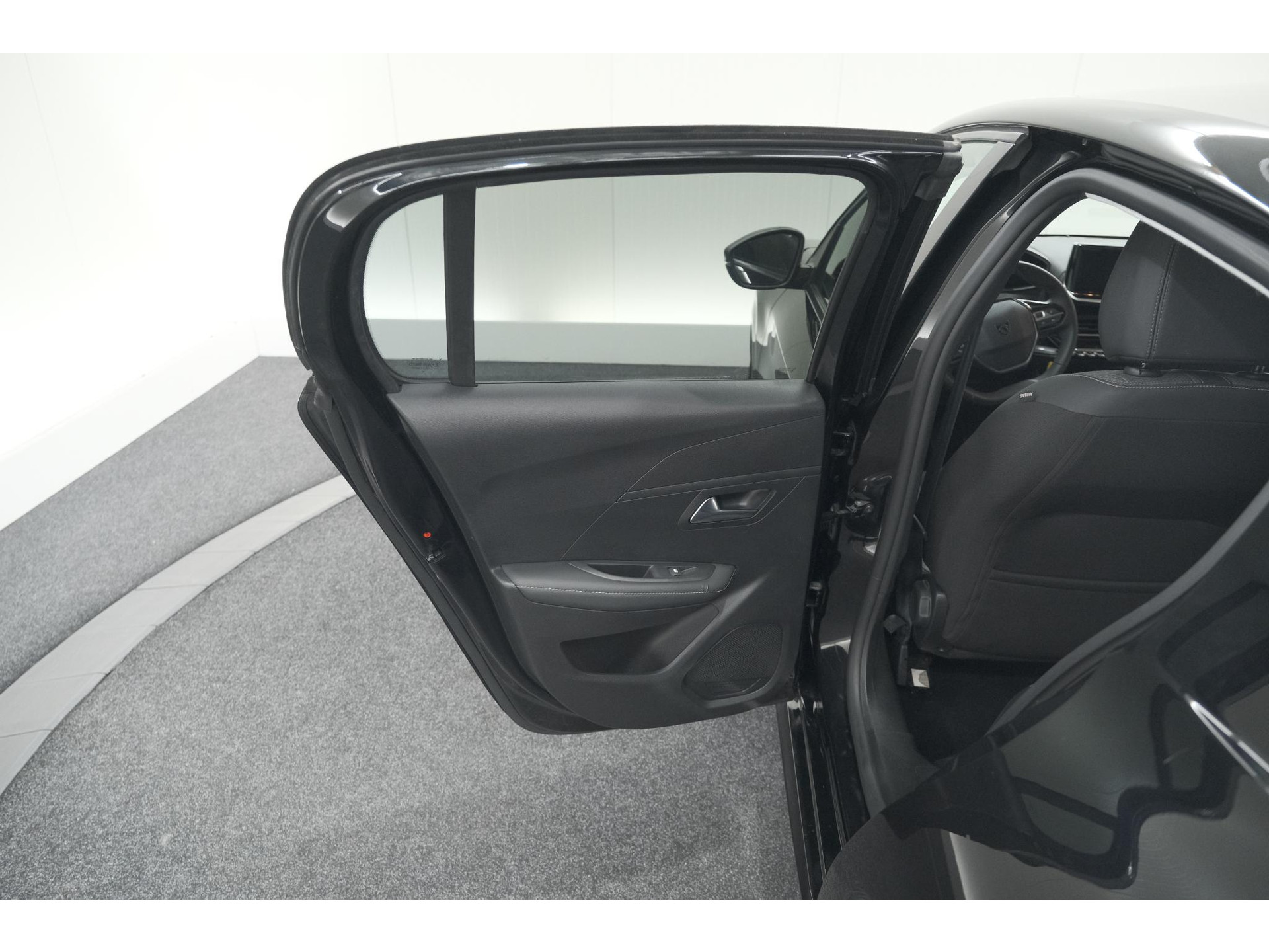 Peugeot 208 PureTech 100 Allure | Parkeersensoren | Navigatie | Apple Carplay