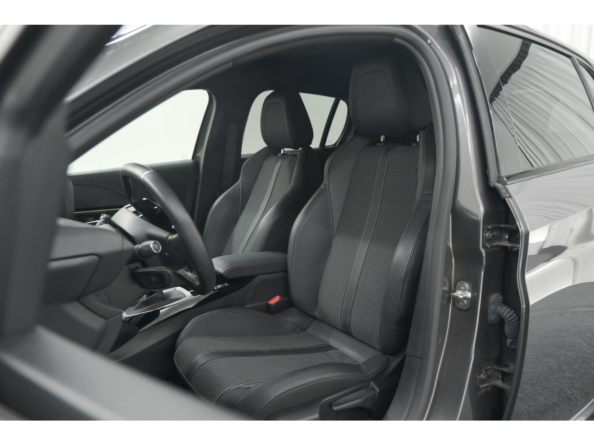 Peugeot 208 PureTech 100 GT | Camera | Adaptieve Cruise Control | Navigatie | Apple Carplay