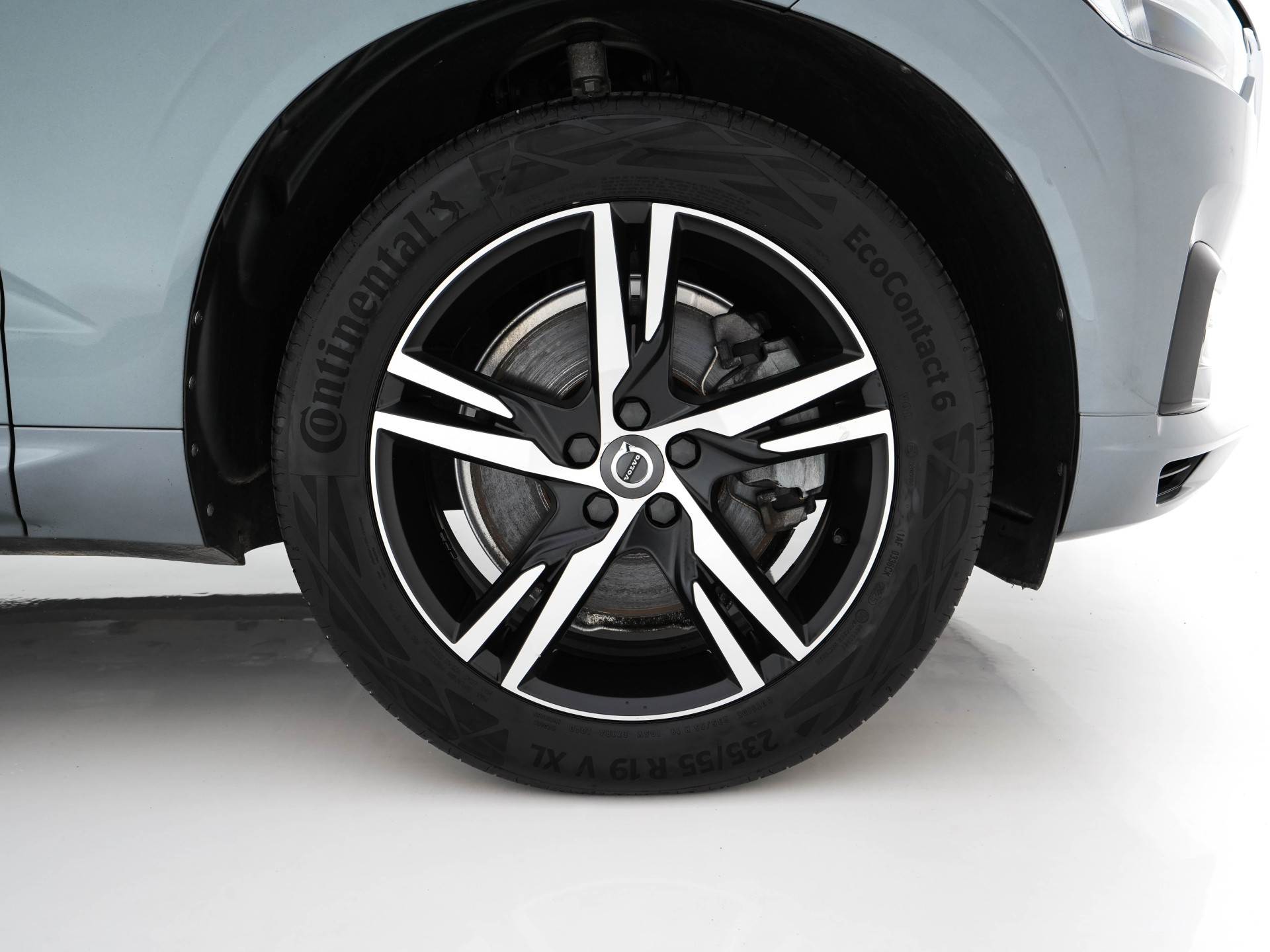 Volvo XC60 2.0 B5 Business Pro R-Design (INCL.BTW) Aut. *PANO | LUXURY-LEATHER | FULL-LEATHER | MEMORY-PACK | HEATED-SPORTSEATS | CAMERA | NAVI-FULLMAP | SHIFT-PADDLES | PRIVACY-GLASS | AIR-SUSPENSION | ECC | PDC | CRUISE | 19''ALU