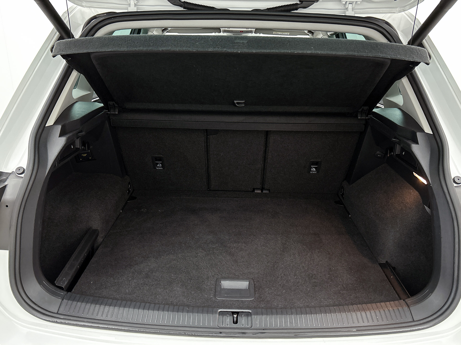 Volkswagen Tiguan 2.0 TSI 4Motion Highline Business R | PANORAMA | HEAD UP | ADAPTIVE | ELEKTR. A-KLEP | STOELVERW. | NAVI |