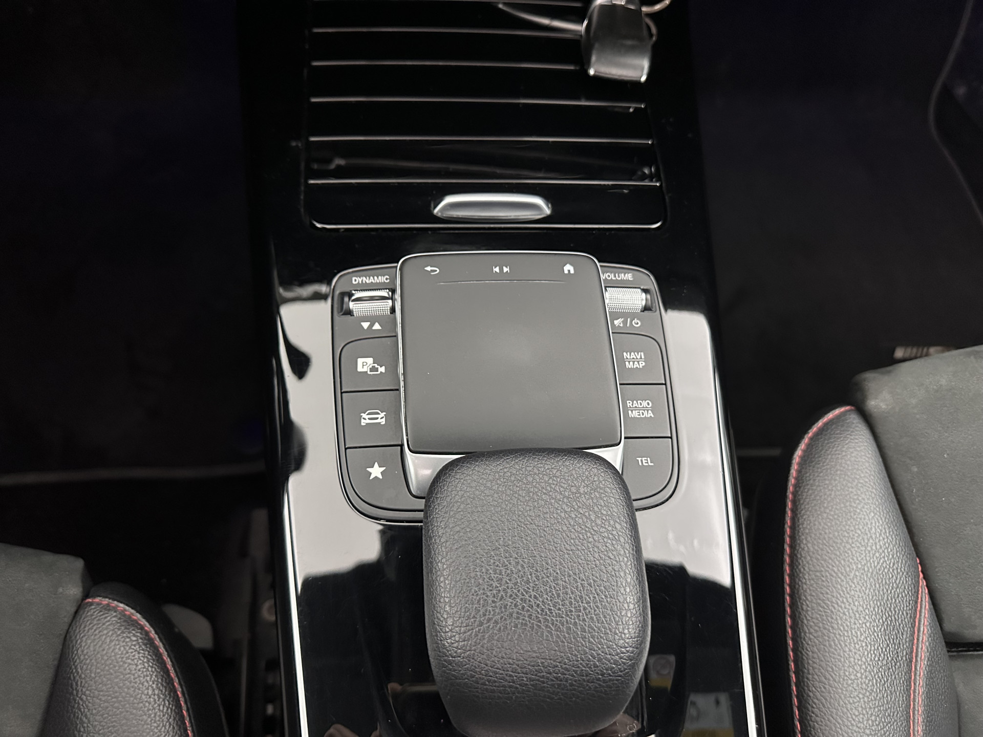 Mercedes-Benz CLA-klasse Shooting Brake 250 e AMG Limited Business Solution ( Plug-in ) (INCL-BTW) *PANO | LEATHER-MICROFIBRE | FULL-LED | AMBIENTLIGHT | BLINDSPOT | HEATED-SPORTSEATS | WIDESCREEN-DIGICOCKPIT | DAB+ | NAVI-FULLMAP | CAMERA | PRIVACYGLASS