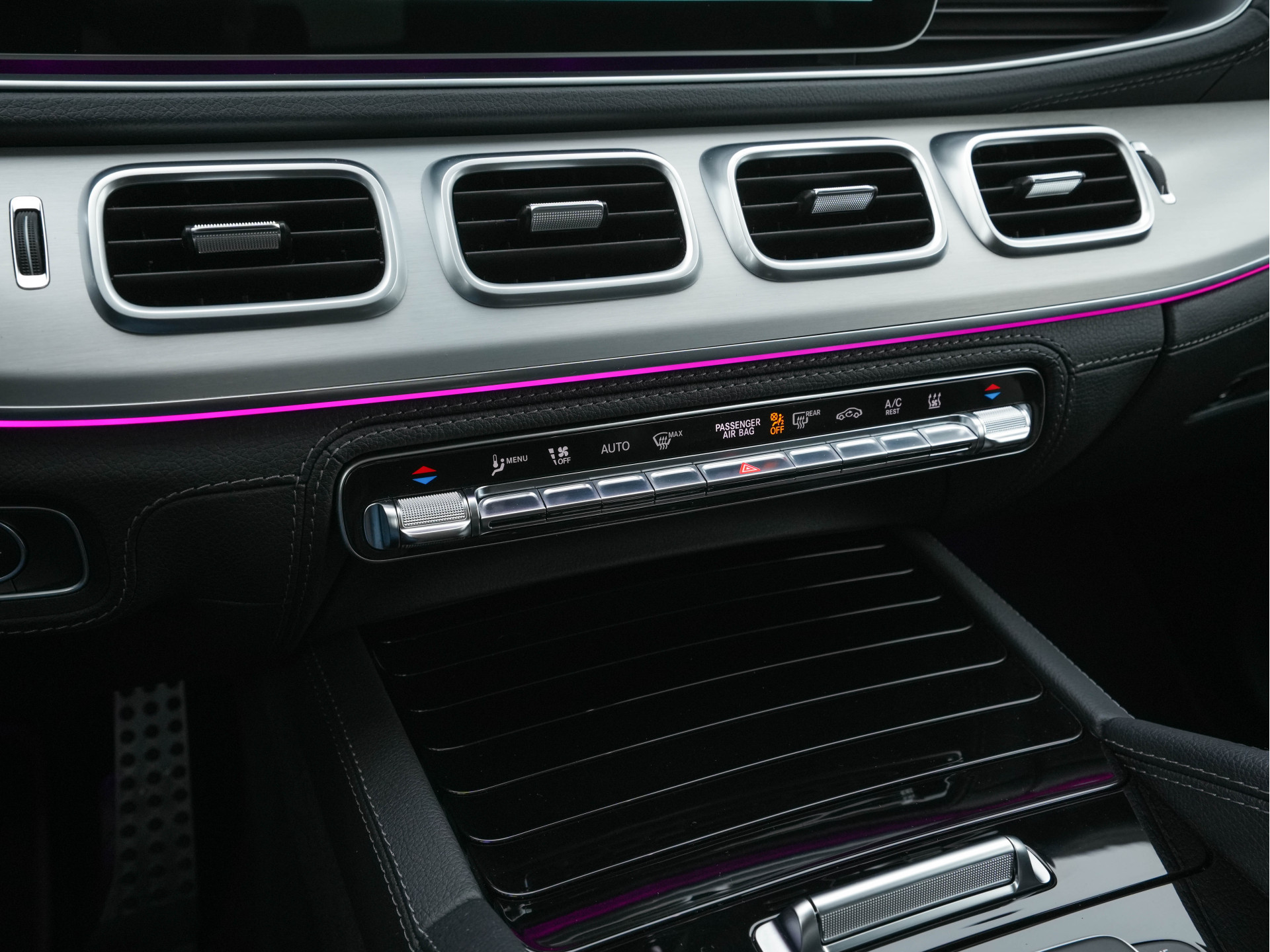 Mercedes-Benz GLE-klasse 350 de 4MATIC AMG-Line Premium (Plug-in) (INCL-BTW) *LEATHER | BURMESTER-AUDIO | FULL-LED | WIDESCREEN-COCKPIT | AMBIENT-LIGHT | NAVI-FULLMAP | HEATED-SPORTSEATS | DAB | SHIFT-PADDLES | PRIVACY-GLASS | CAMERA | 20"ALU*