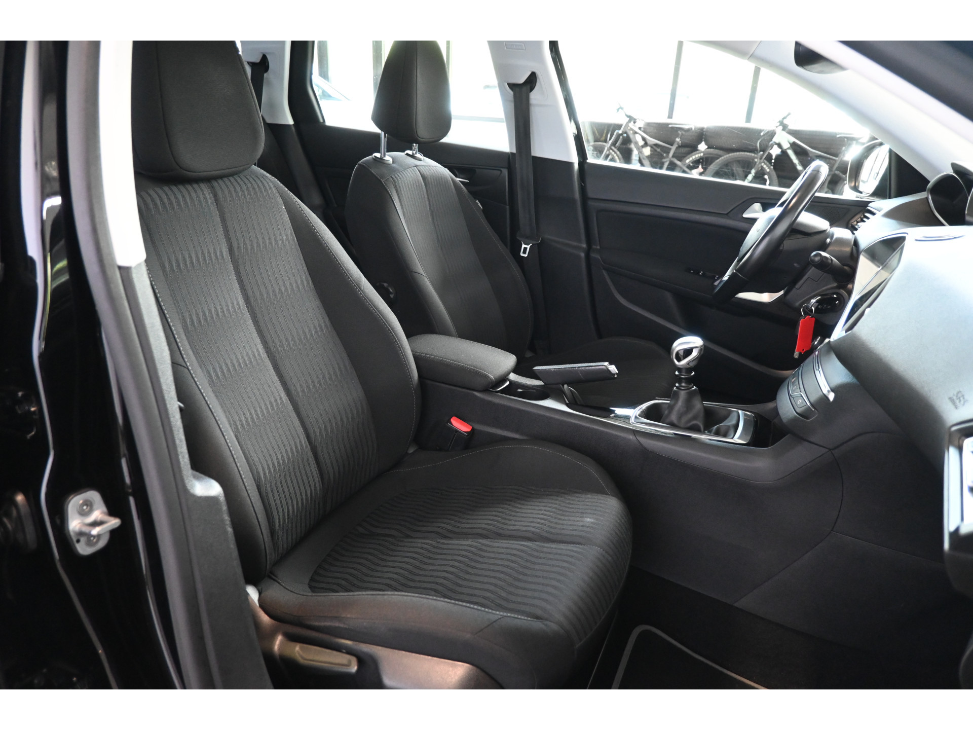 Peugeot 308 SW 1.6 BlueHDI Blue Lease Pack Nap Clima Cruise NavigatieTrekhaak PDC Goed Onderhouden! Inruil Mogelijk!