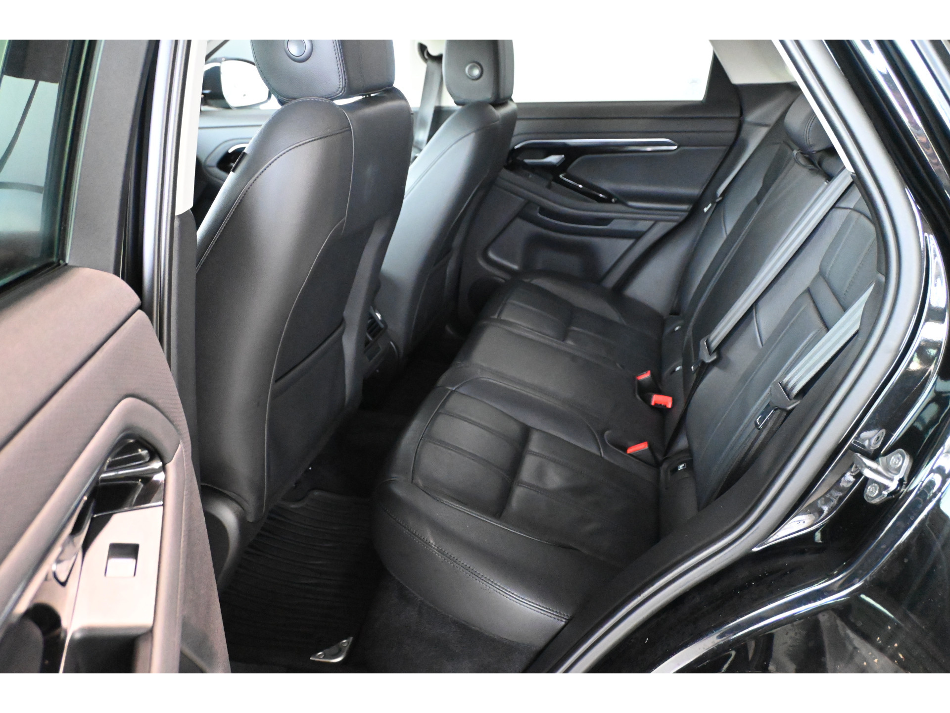 Land Rover Range Rover Evoque 2.0 P200 AWD Automaat Navigatie Leder Stoel/Stuur verwarming Rijklaarprijs Inruil Mogelijk!