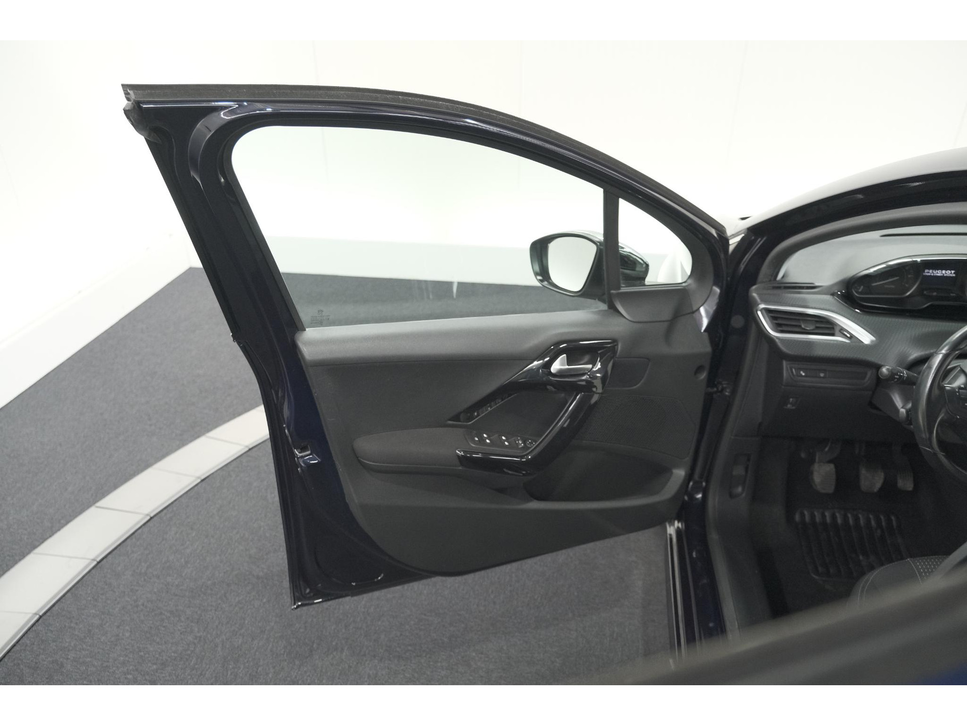 Peugeot 208 PureTech 110 Tech Edition | Camera | Apple Carplay | Parkeersensoren