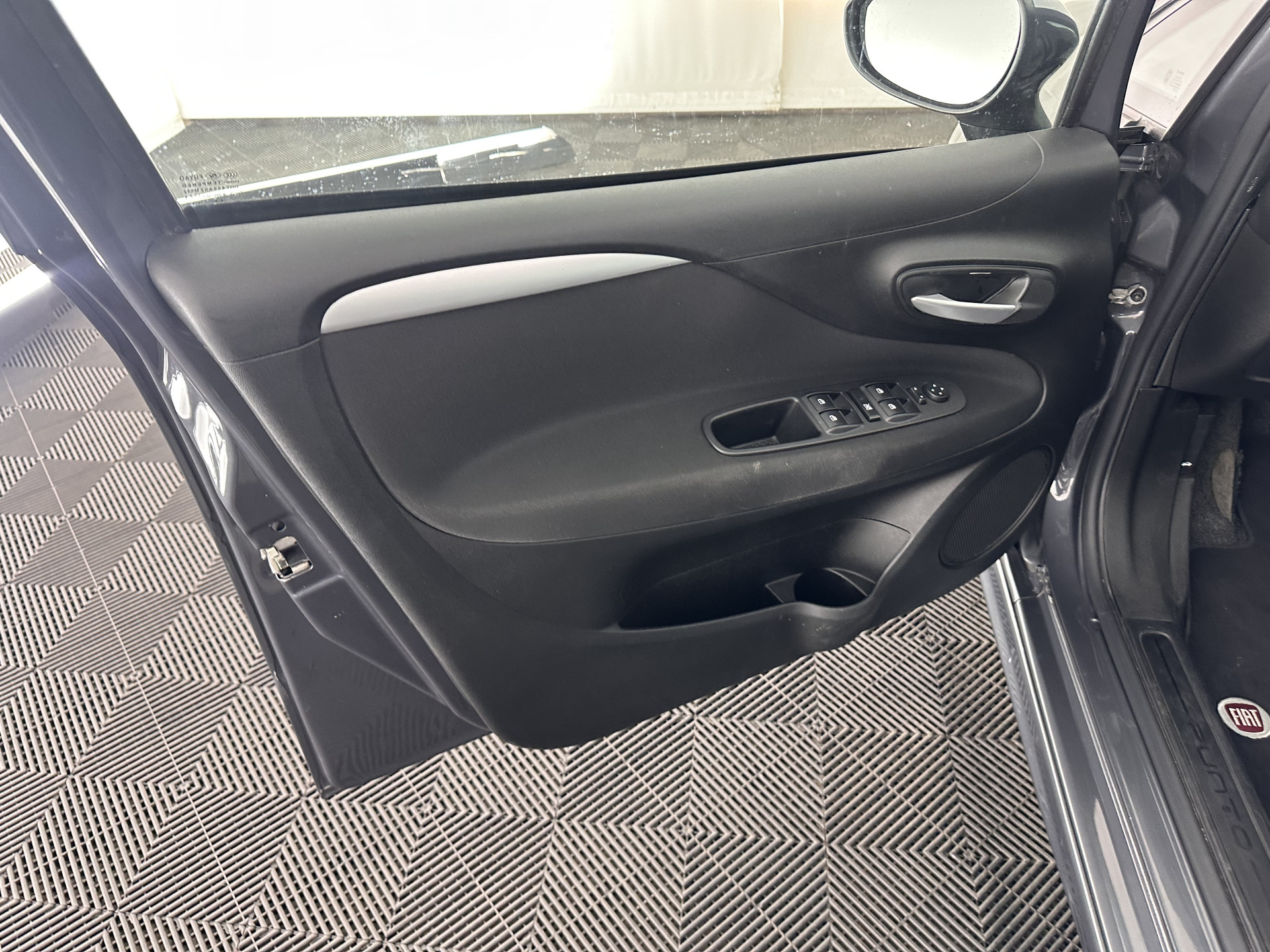 Fiat Punto Evo 1.3 M-Jet Lounge *ECC | SPORT-SEATS | MICROFIBRE | PDC | CRUISE | RADIO-CD/MP3 | 16''ALU*