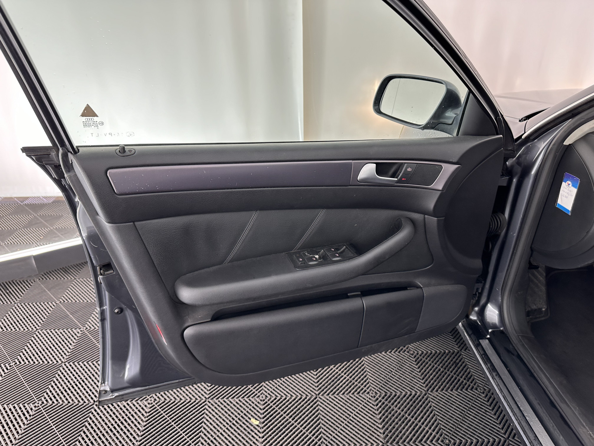 Audi A6 Limousine 2.4 MT  [ GEARBOX-PROBLEM ] Aut. *LUXURY-LEATHER | ECC | PDC | CRUISE | RADIO-CD | COMFORT-SEATS | 17"ALU*