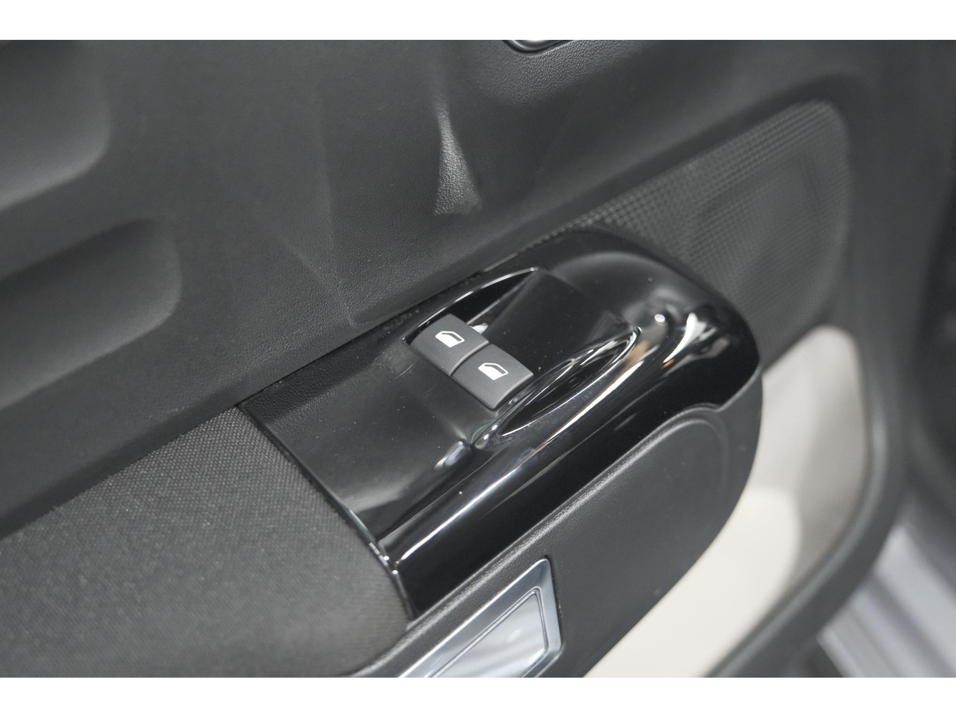 Citroen C3 PureTech 110 EAT6 Max | Apple Carplay | Parkeersensoren | Climate Control | 16 Inch Lichtmetalen Velgen