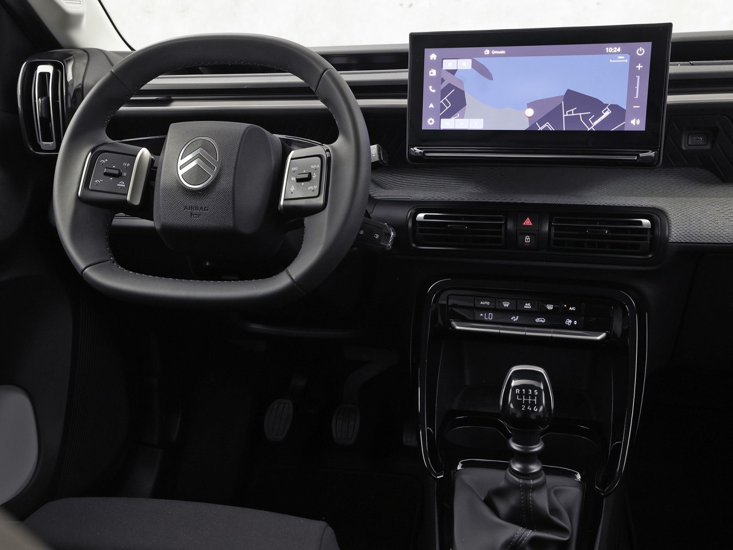 Citroën C3 1.2 Turbo 100pk Max (NIEUW MODEL, APPLE CARPLAY, GROOT NAVI, CAMERA, TREKHAAK, SPORTSTOELEN, GETINT GLAS, CRUISE, LANE ASSIST, NIEUWSTAAT)