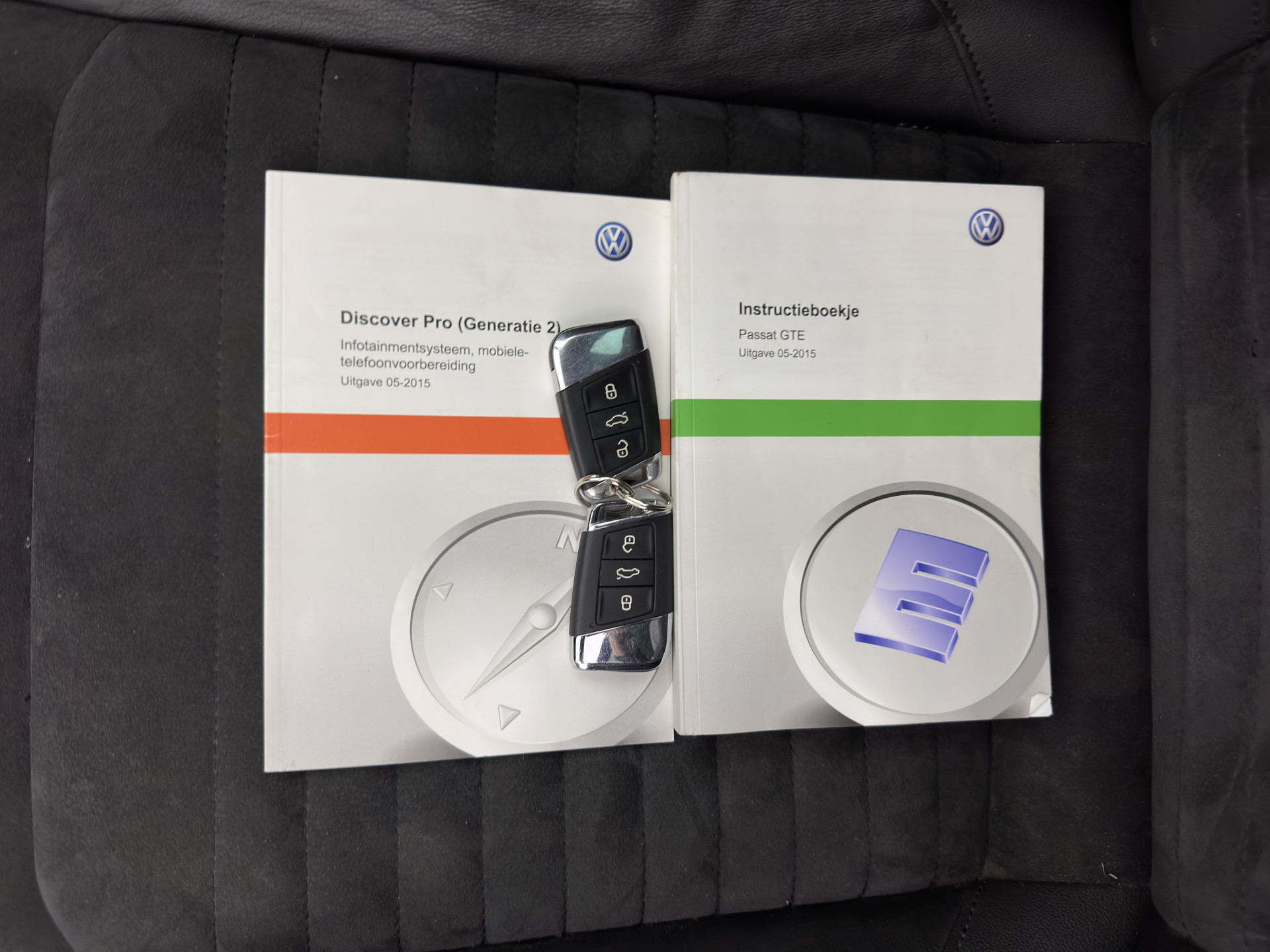 Volkswagen Passat Variant 1.4 TSI GTE Highline Plug-in Aut. *PANO | LEATHER-ALCANTARA | FULL-LED | CAMERA | NAVI-FULLMAP | ADAPTIVE-CRUISE | HEATED-ERGONOMIC-SPORTSEATS | KEYLESS | PDC | ECC | PRIVACY-GLASS | TOWBAR | AMBIENT-LIGHT | KEYLESS | ..