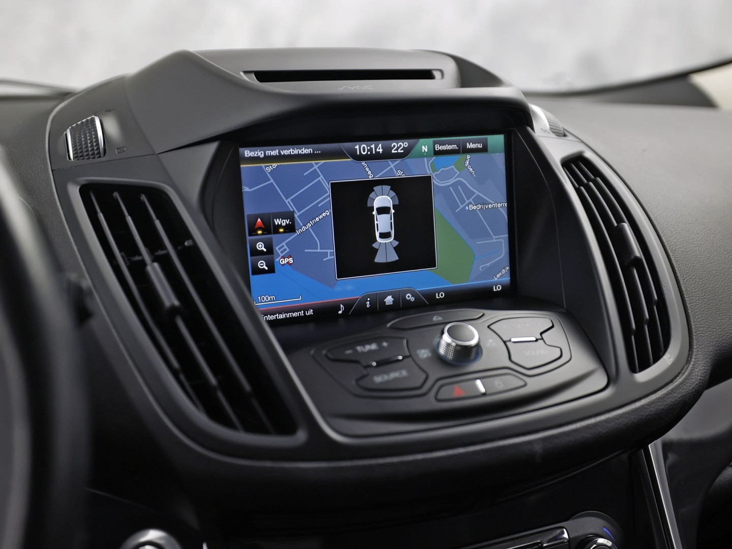 Ford Kuga 1.5 Titanium Sport 150Pk (NAVIGATIE, CLIMATE, STOELVERWARMING, TREKHAAK, GETINT GLAS, SPORTSTOELEN, PARKEERSENSOREN, CRUISE, NIEUWSTAAT)