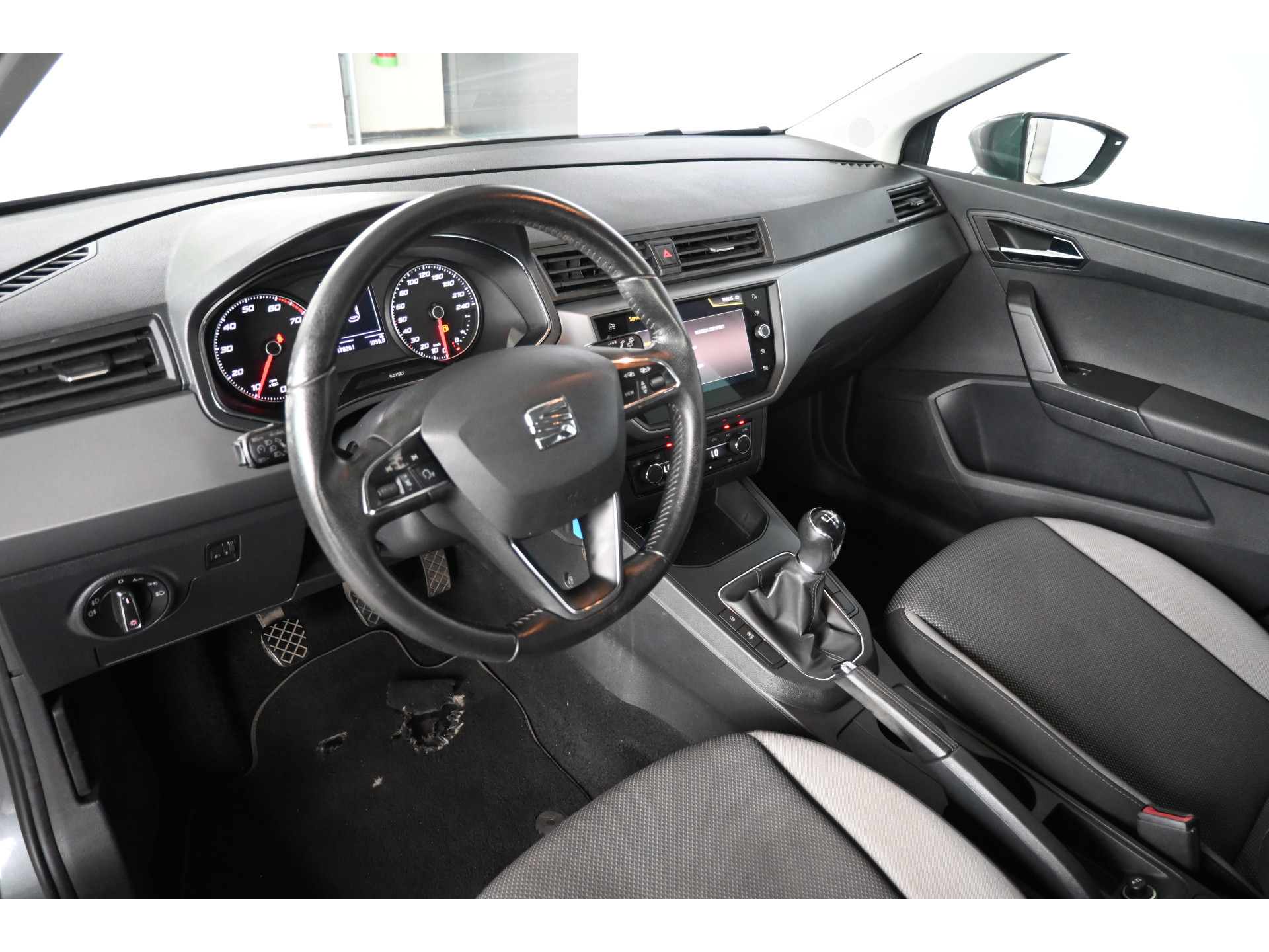 SEAT Ibiza 1.0 MPI Reference Clima Cruise Control Carplay Rijklaarprijs Inruil Mogelijk!