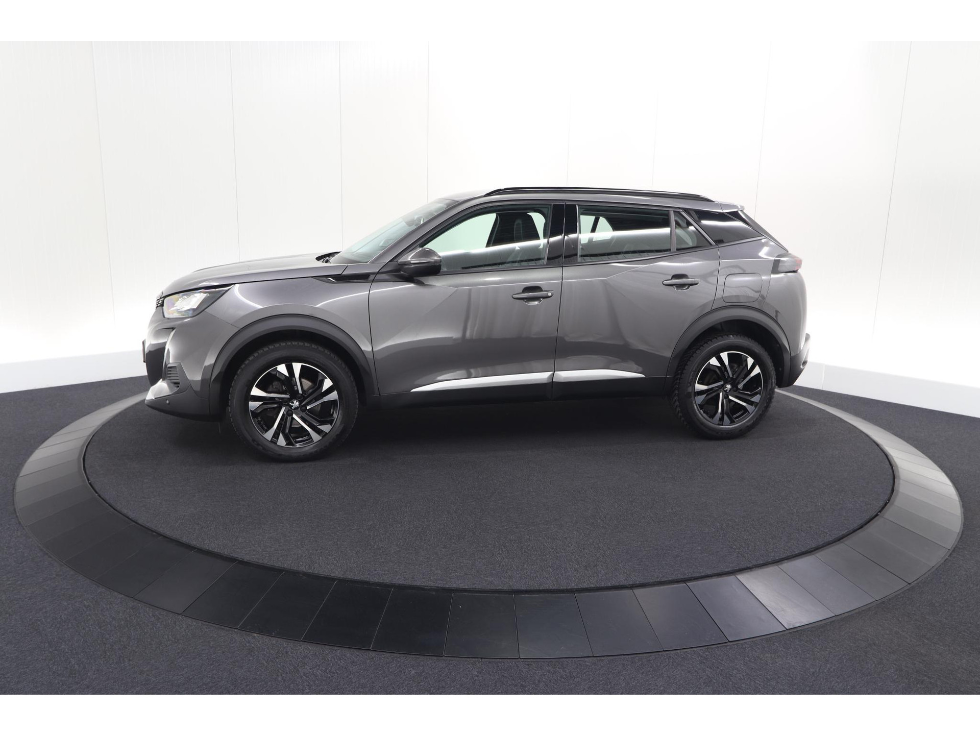 Peugeot 2008 PureTech 130 Allure | Camera | Stoelverwarming | Apple Carplay | Parkeersensoren voor + Achter