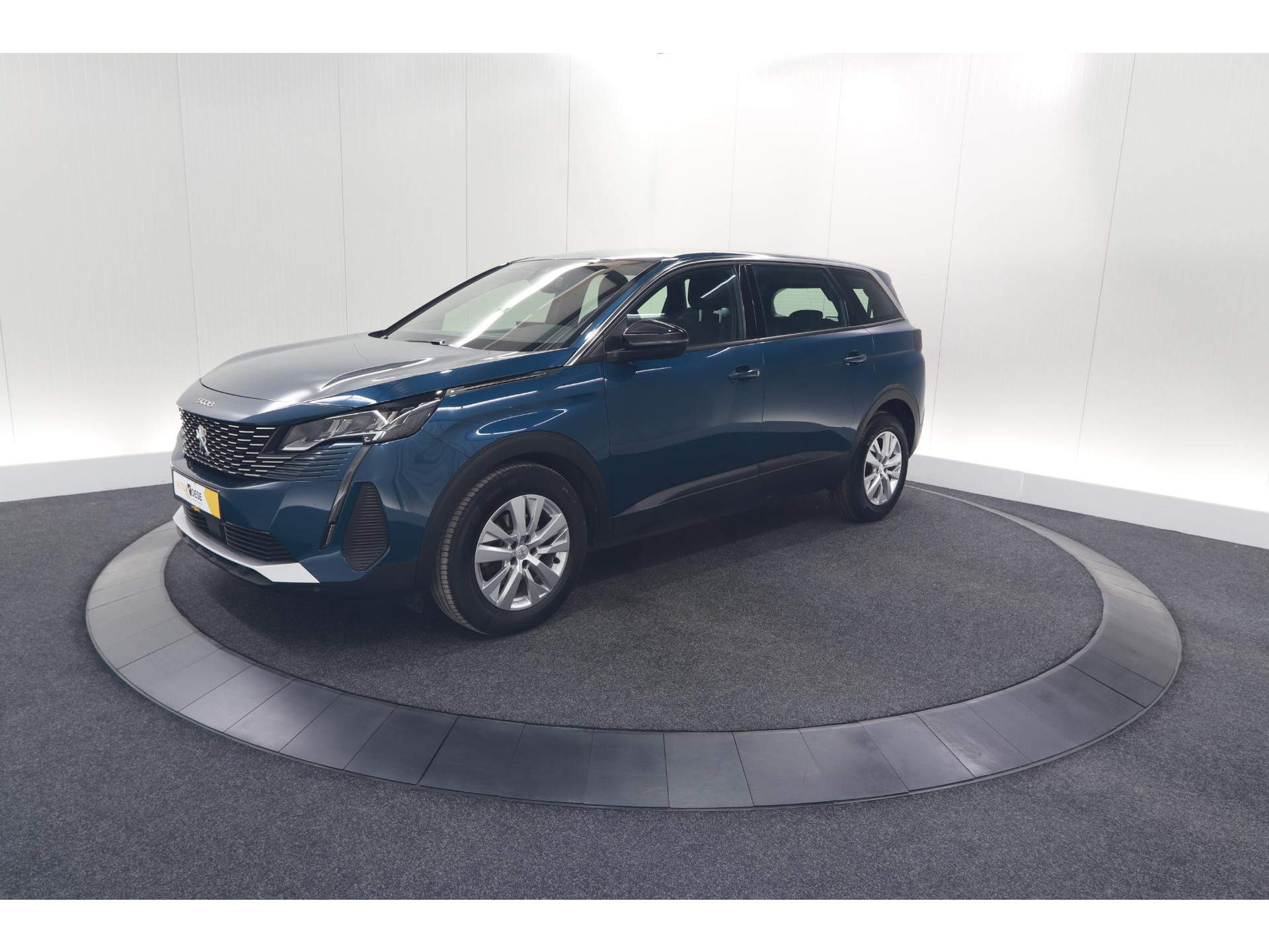 Peugeot 5008 PureTech 130 EAT8 Active Pack | 7 Zitplaatsen | Camera | Navigatie | Apple Carplay | Parkeersensoren