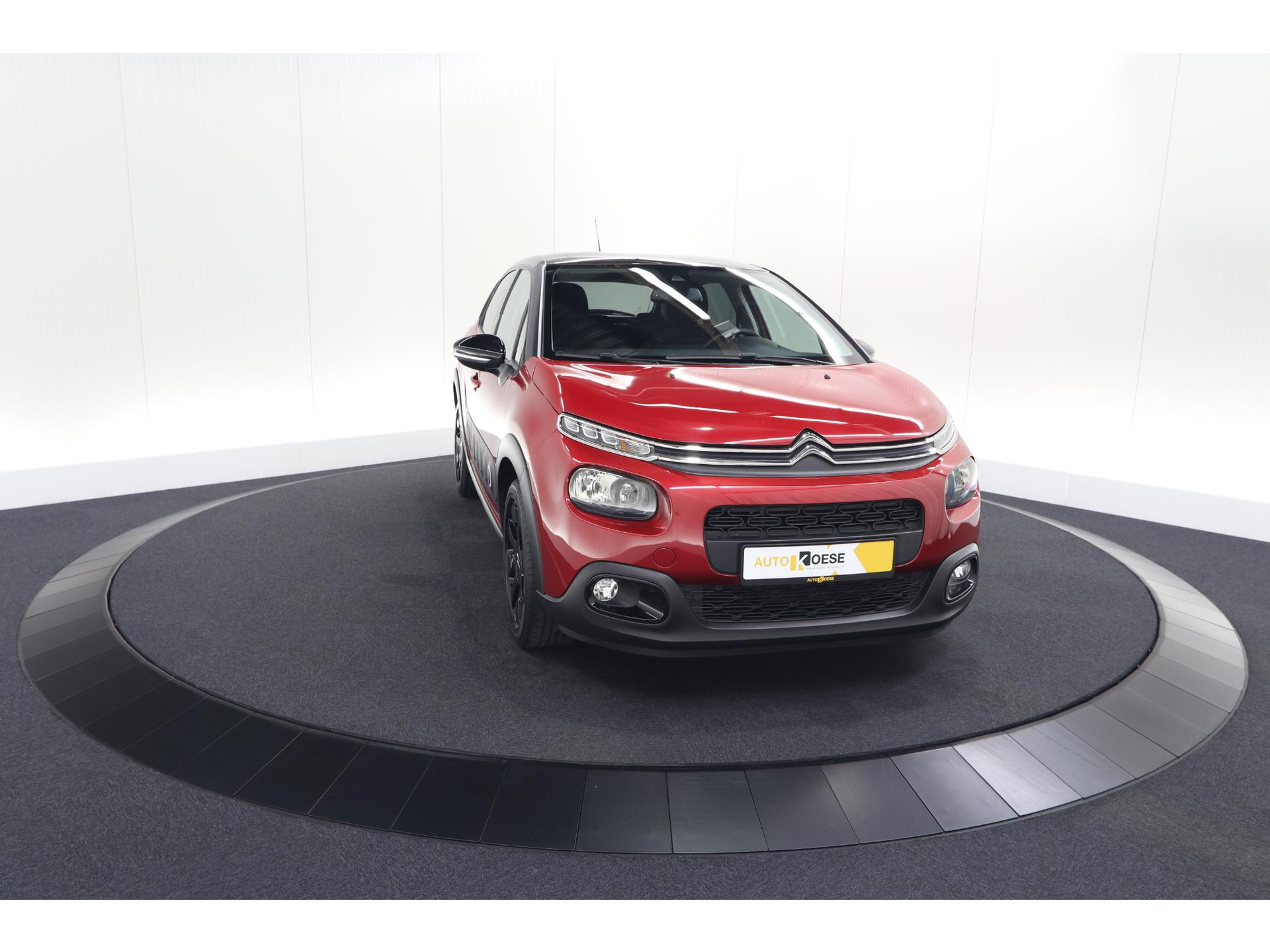 Citroen C3 PureTech 82 S&S Shine | Camera | Apple Carplay | Parkeersensoren | 16 Inch Velgen