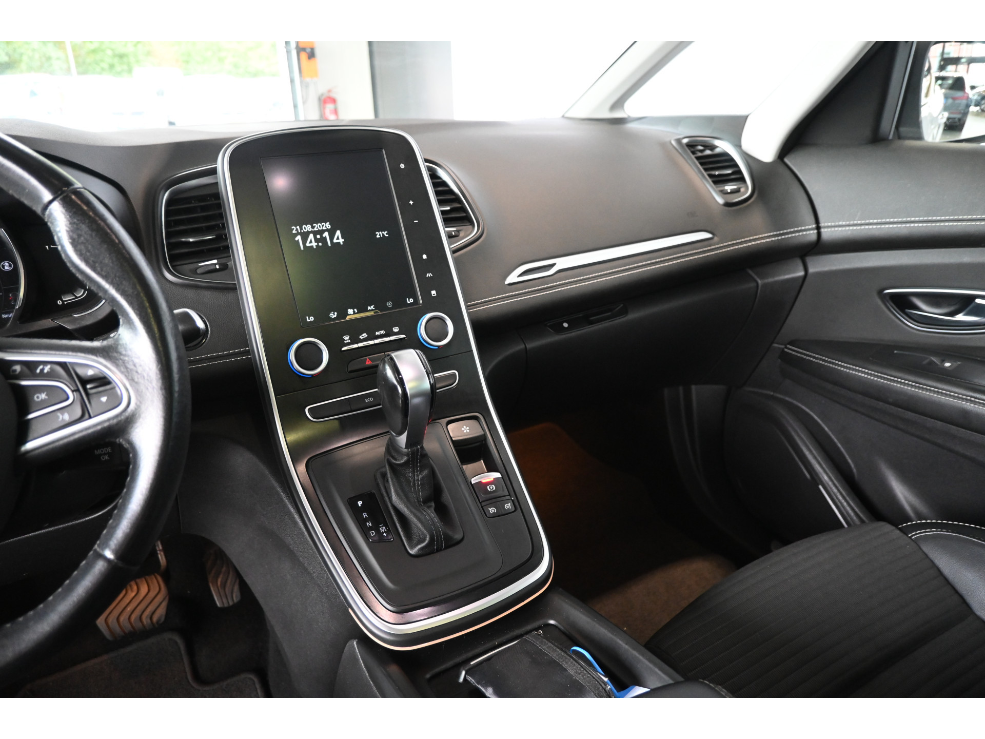 Renault Scénic 1.3 TCe Intens Automaat Nap Clima Cruise Trekhaak Navigatie Head up Panoramadak 100% Onderhouden! Inruil Mogelijk!