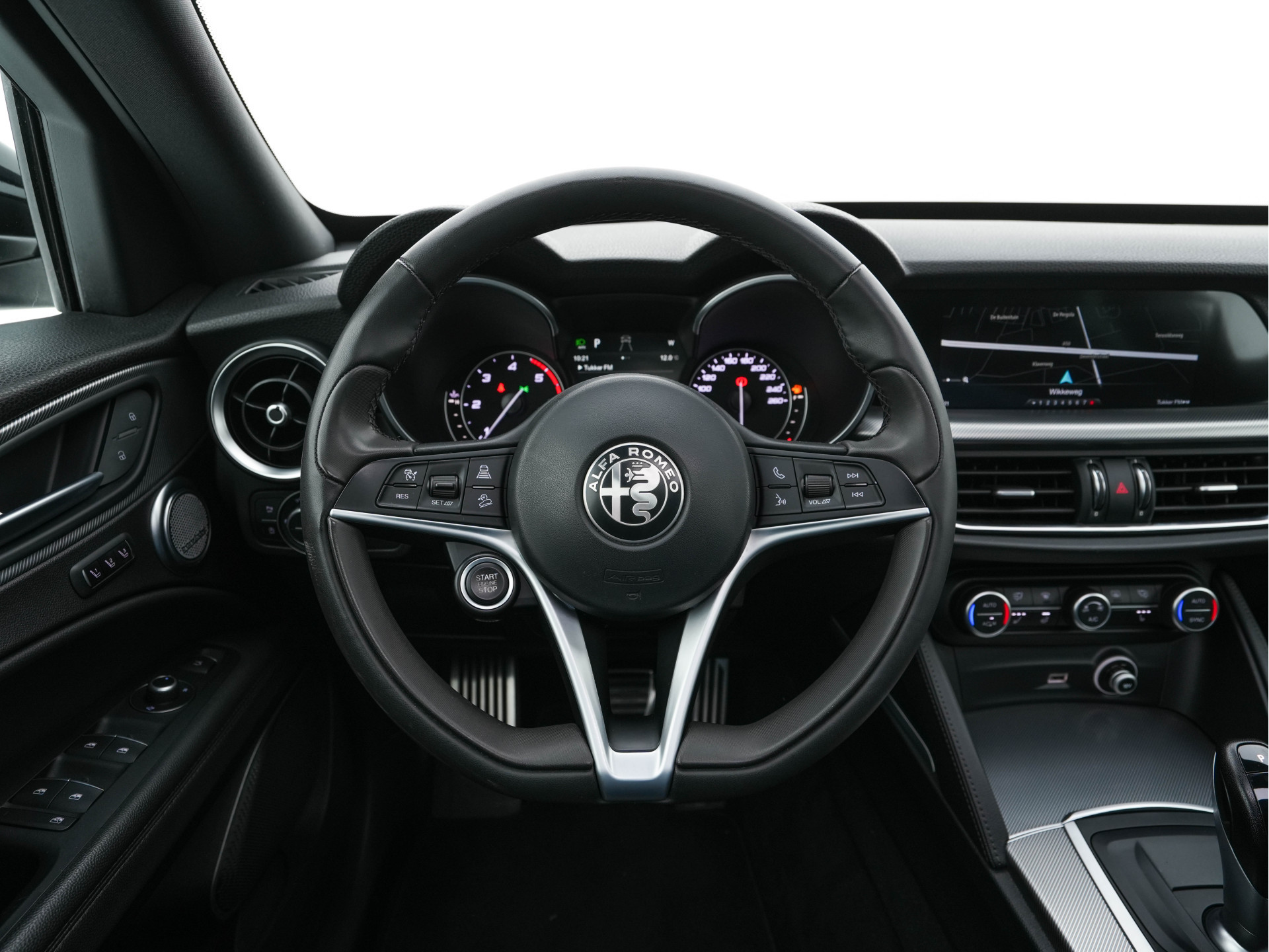 Alfa Romeo Stelvio 2.2d AWD Q4 Super Aut. *PANO | LEATHER | BI-XENON | MEMORY-PACK | HARMAN/KARDON | BLINDSPOT | CAMERA | DAB+ | NAVI-FULLMAP | HEATED-SPORTSEATS | ECC | ADAPTIVE-CRUISE | PDC | PRIVACYGLASS | TOWBAR | 19"ALU*