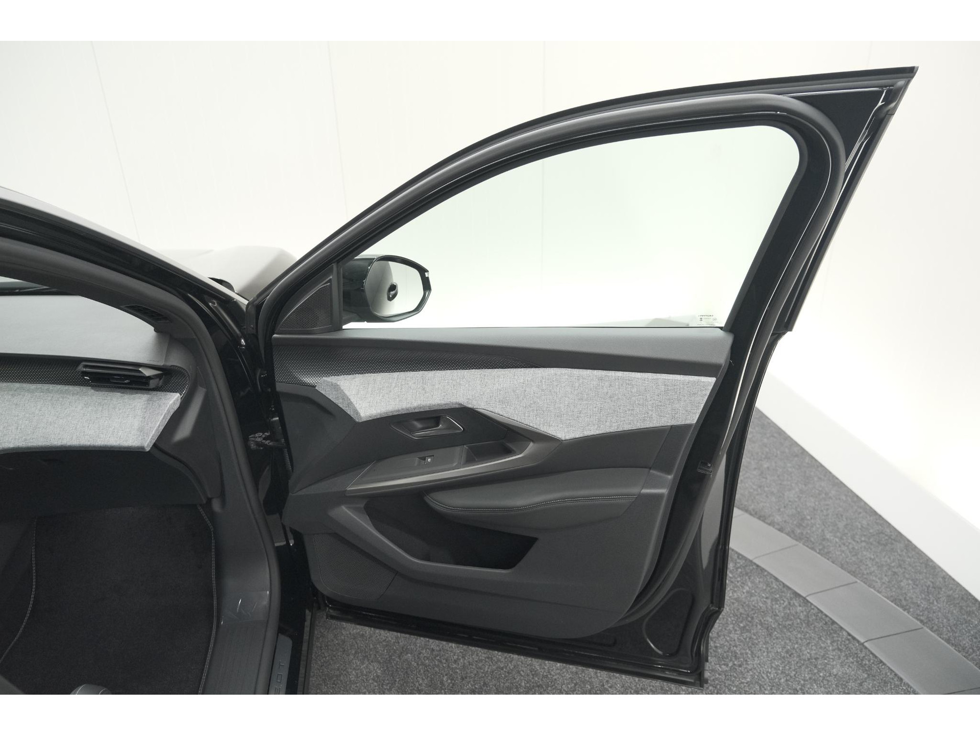 Peugeot 3008 Hybrid 145 e-DCS6 GT | Elektrische Kofferklep | Camera | Adaptieve Cruise Control | Apple CarPlay