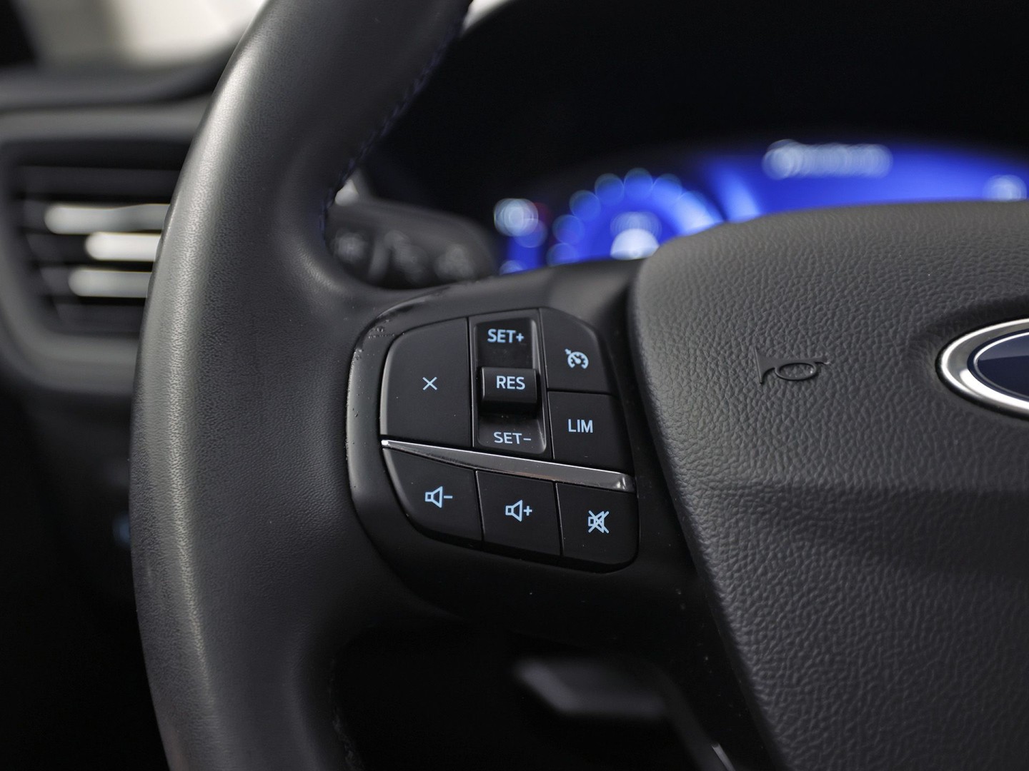 Ford Kuga 2.5 PHEV Titanium Sport 225Pk Automaat (VIRTUAL COCKPIT, SOH 93%, APPLE CARPLAY, GROOT NAVI, CAMERA, SPORTSTOELEN, CRUISE, TREKHAAK, NIEUWSTAAT)