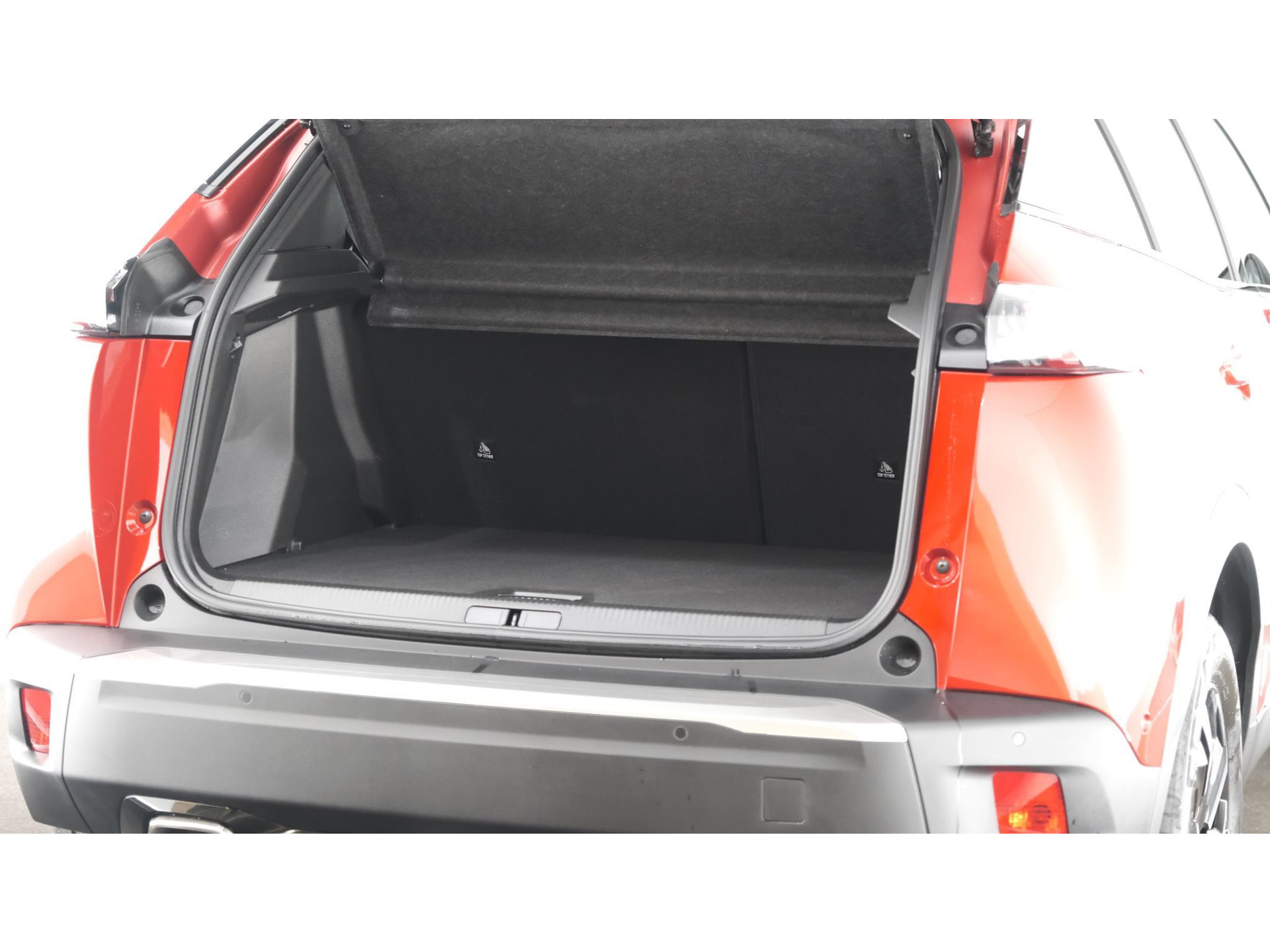 Peugeot 2008 PureTech 130 GT | Camera | Dodehoekdetectie | Navigatie | Parkeersensoren | Stoelverwarming