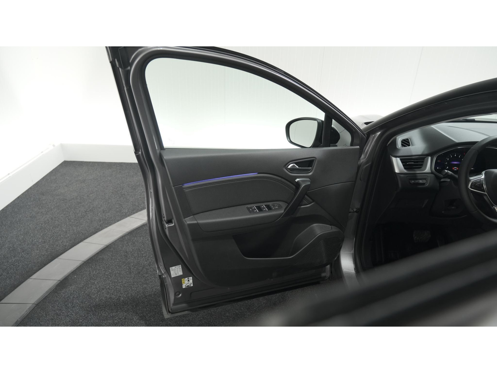 Renault Captur Mild Hybrid 140 EDC Techno | 360 Camera | 9.3 Inch Grootscherm | Stoelverwarming | Apple Carplay | 18 Inch Lichtmetalen Velgen