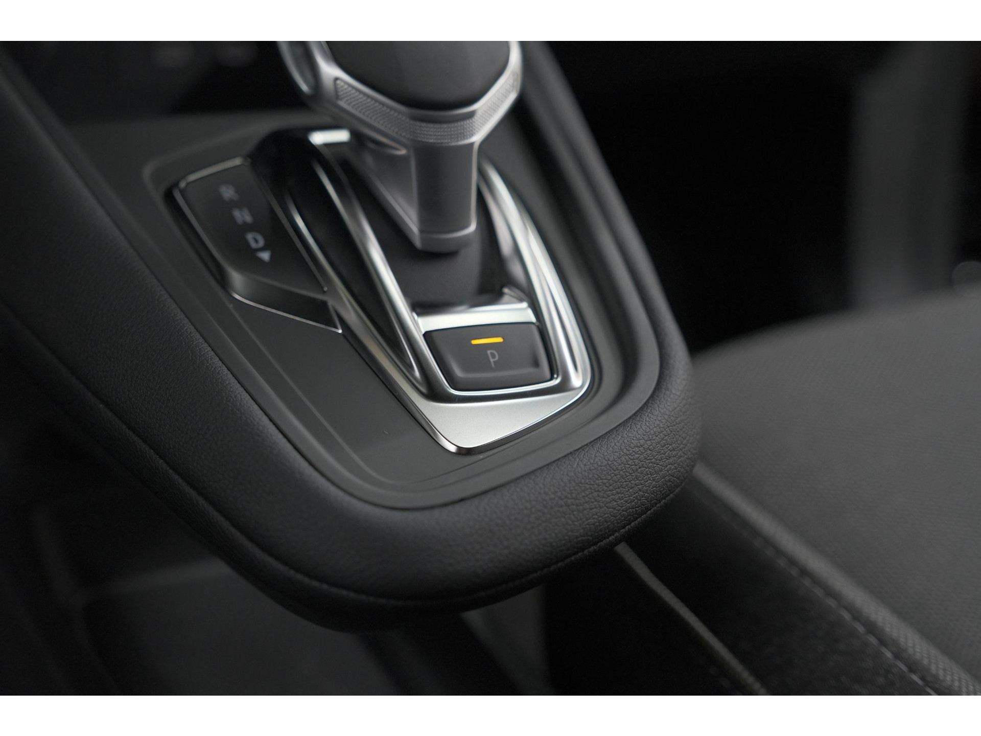 Renault Captur Mild Hybrid 160 EDC Techno | Pack Winter | Camera | Adaptieve Cruise Control | Apple Carplay