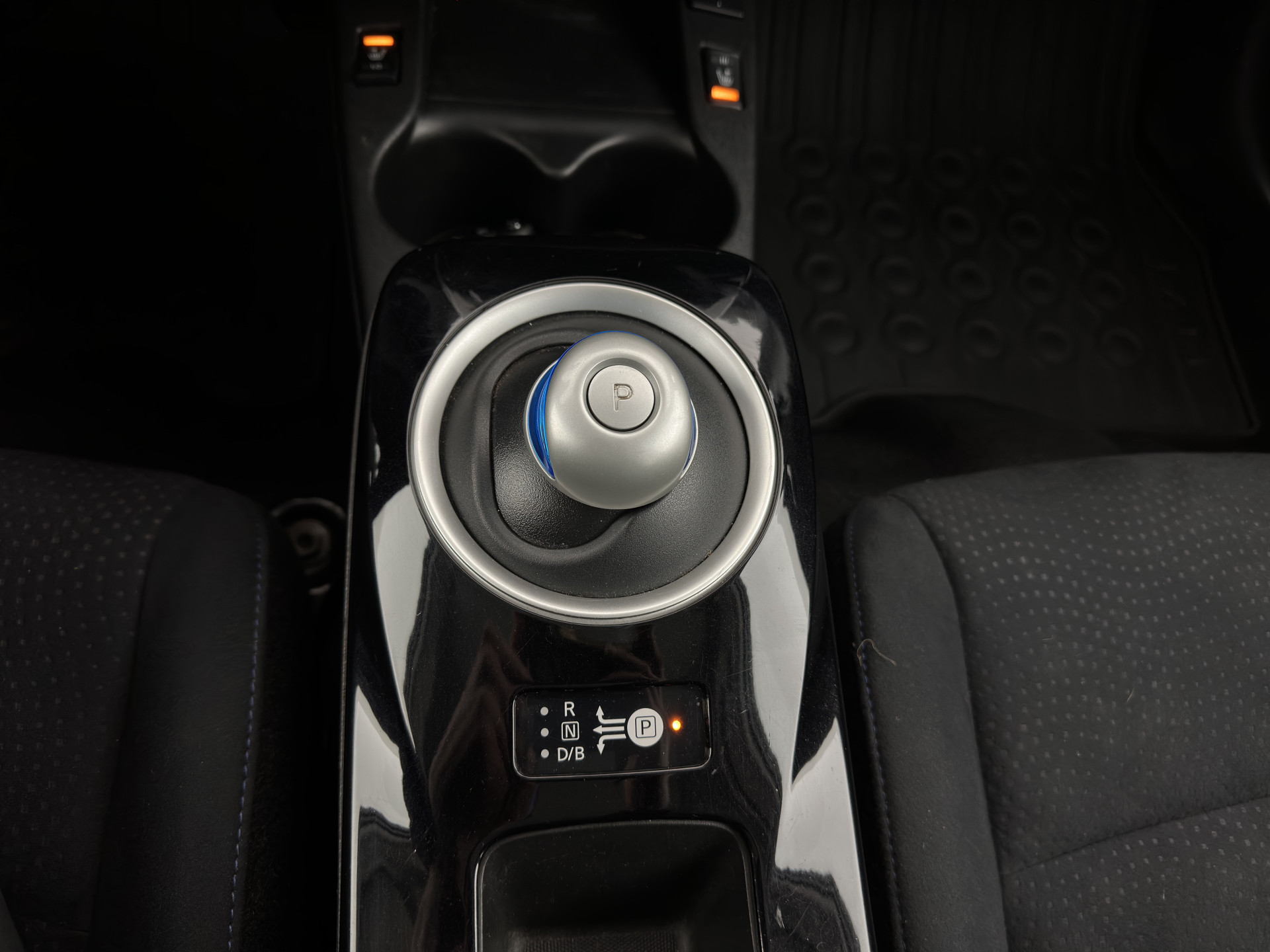 Nissan LEAF Acenta 30 kWh *NAVI-FULLMAP | MICROFIBRE | DAB | CAMERA | ECC | CRUISE | DIGI-COCKPIT | HEATED- COMFORTSEATS | PRIVACY-GLASS | 16"ALU*