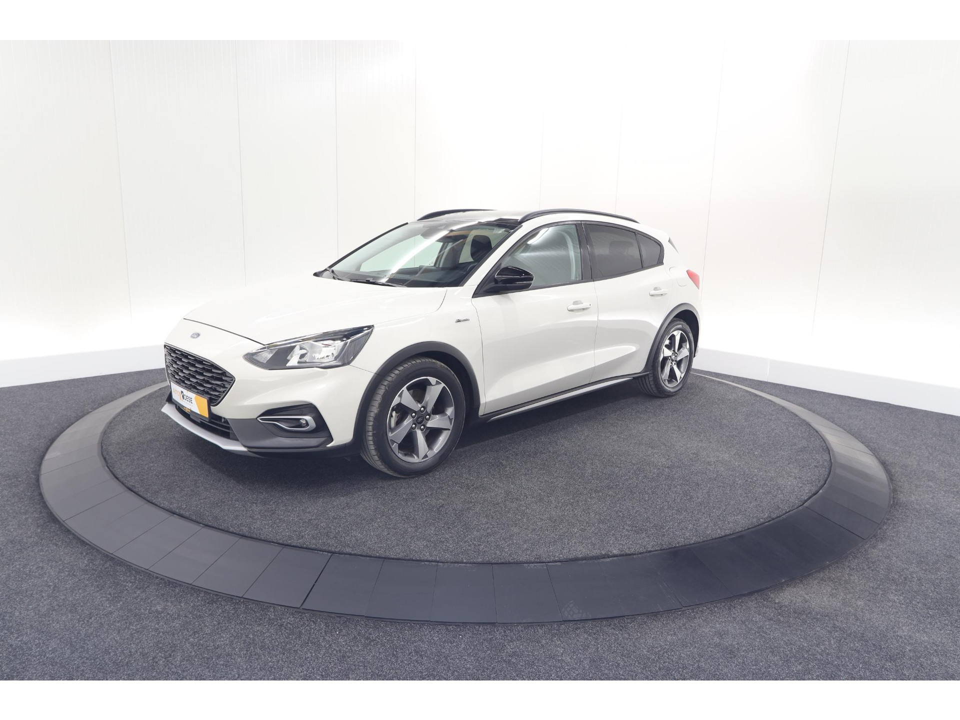 Ford Focus 1.5 EcoBoost Active Business | Lage Kilometerstand | Navigatie | Parkeersensoren | Apple Carplay