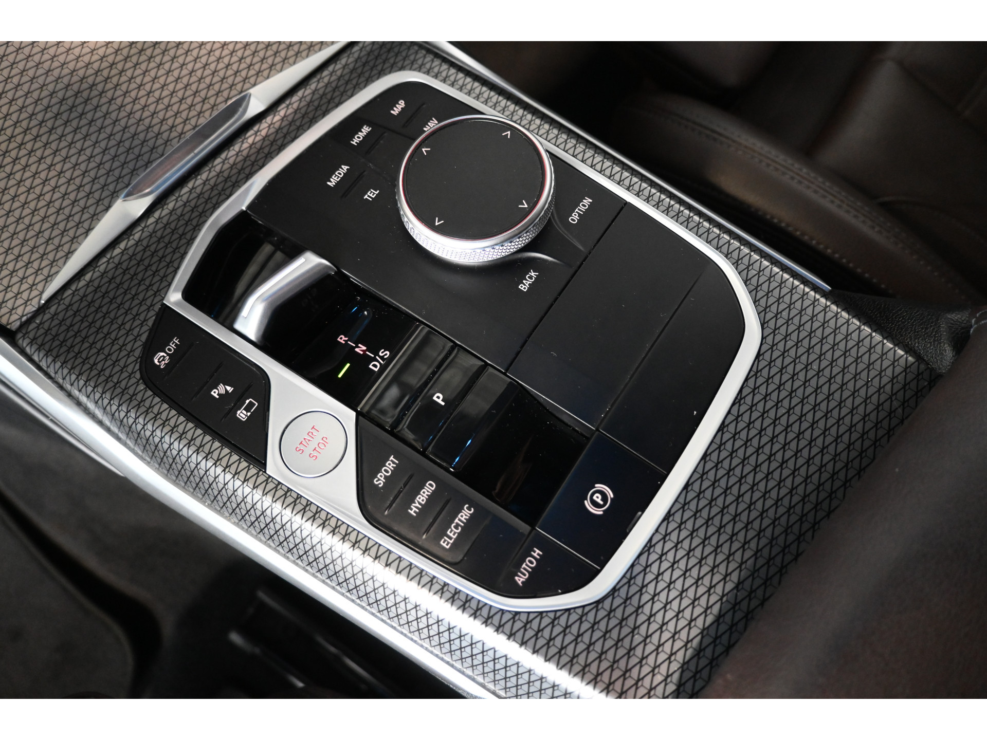 BMW 3-serie Touring 320e M-Sport Clima Cruise CarPlay LED Leder Navigatie 100% Onderhouden! Inruil Mogelijk!
