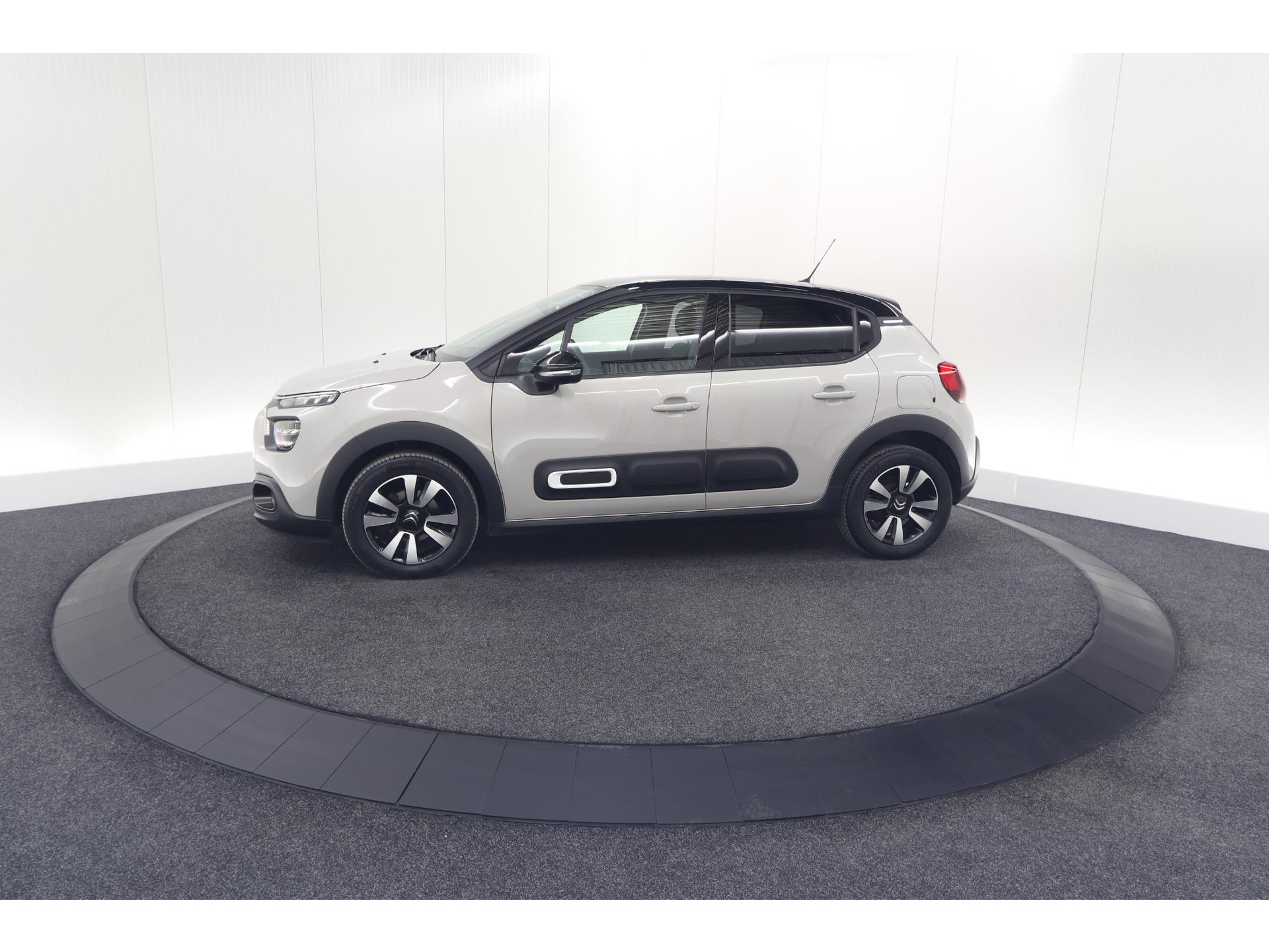 Citroen C3 PureTech 82 S&S Feel Edition | Apple Carplay | Parkeersensoren | Stoelverwarming | Climate Control