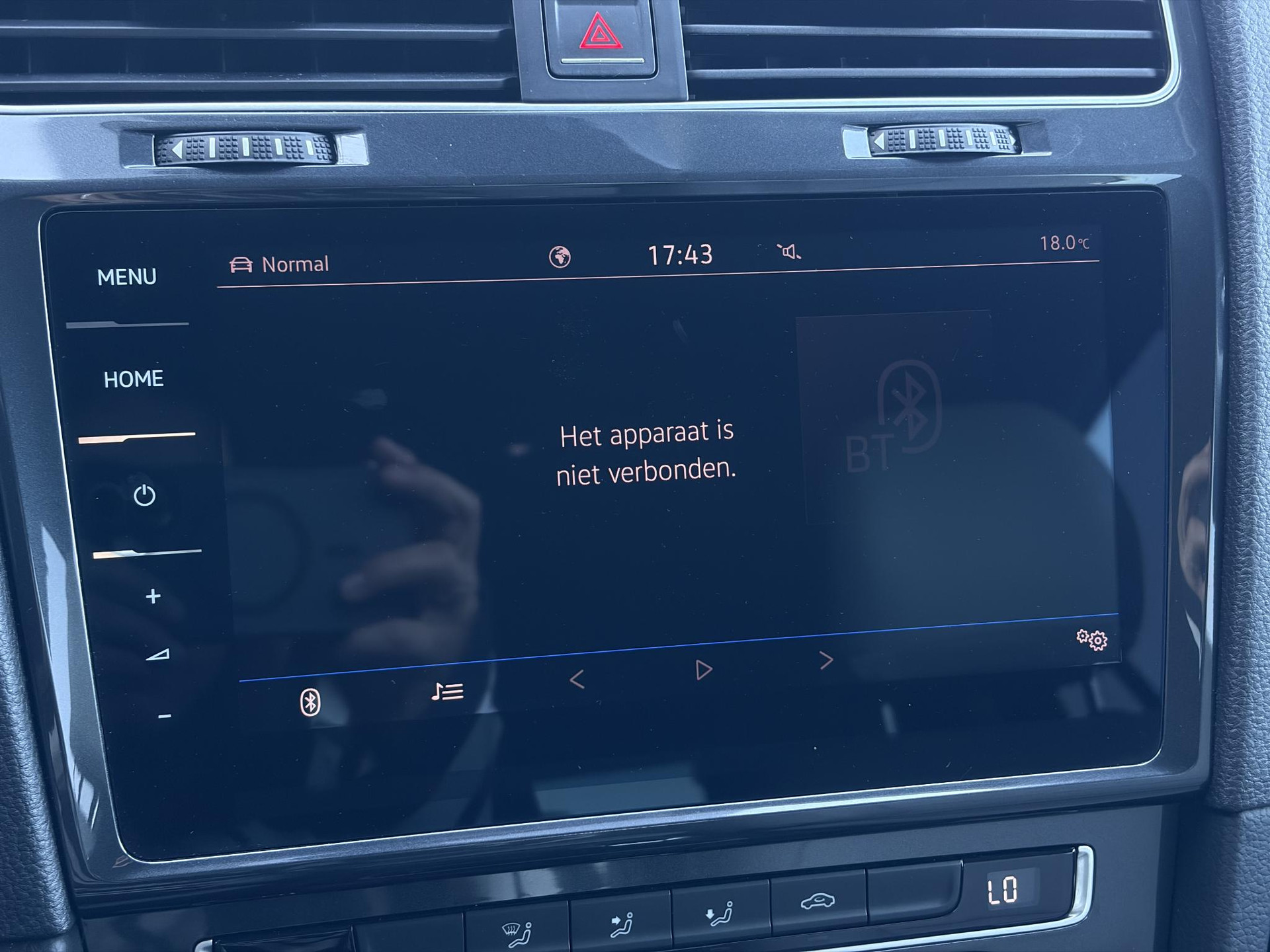 Volkswagen e-Golf e-Golf ✓SOH 88.57%✓Carplay✓Navi✓Leder✓Clima✓Cruise✓Pdc V+A✓LED✓16'' Lm velgen✓N.A.P✓Apk tot 02-2027